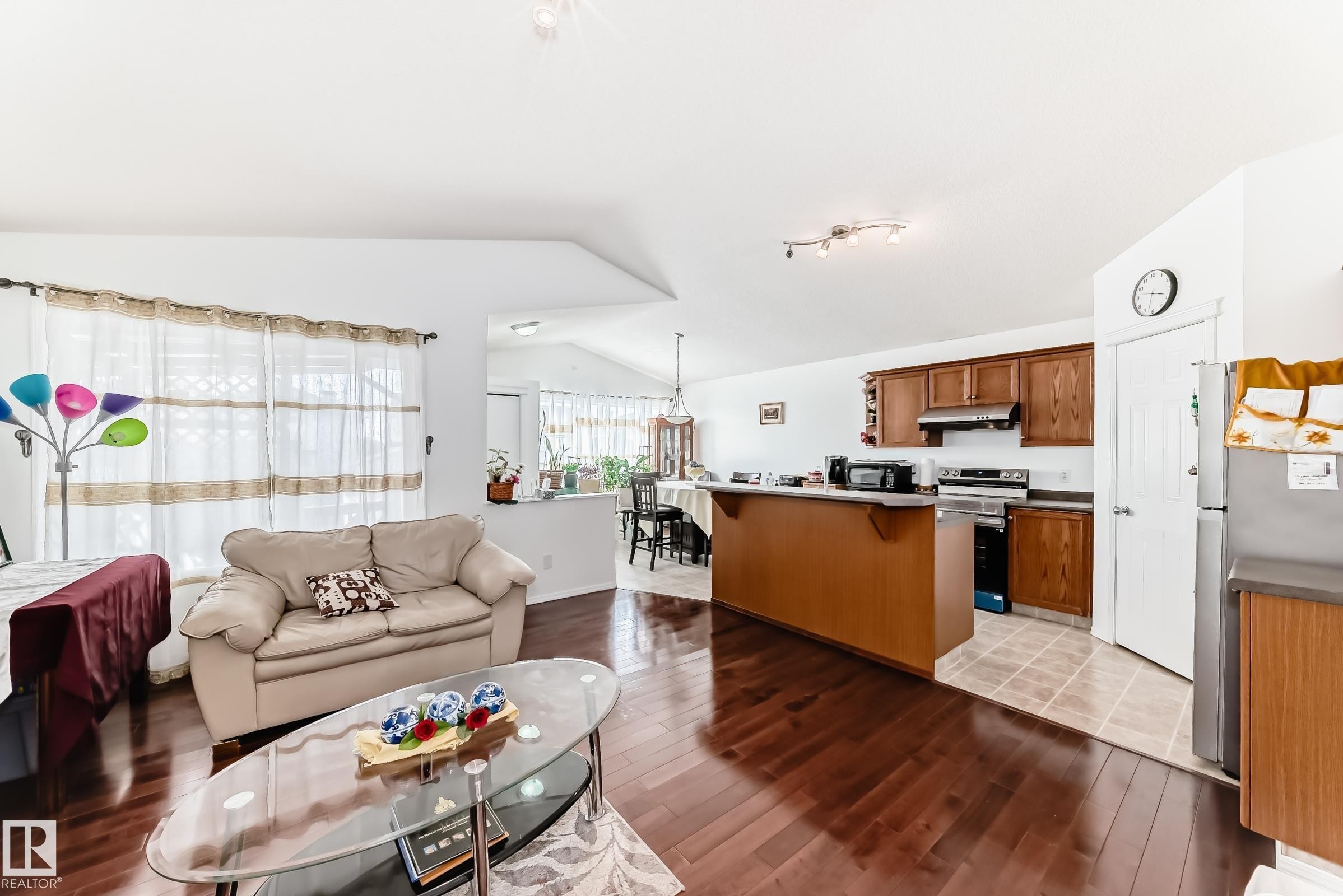 15112 139 Street Nw, Edmonton, AB - Indoor
