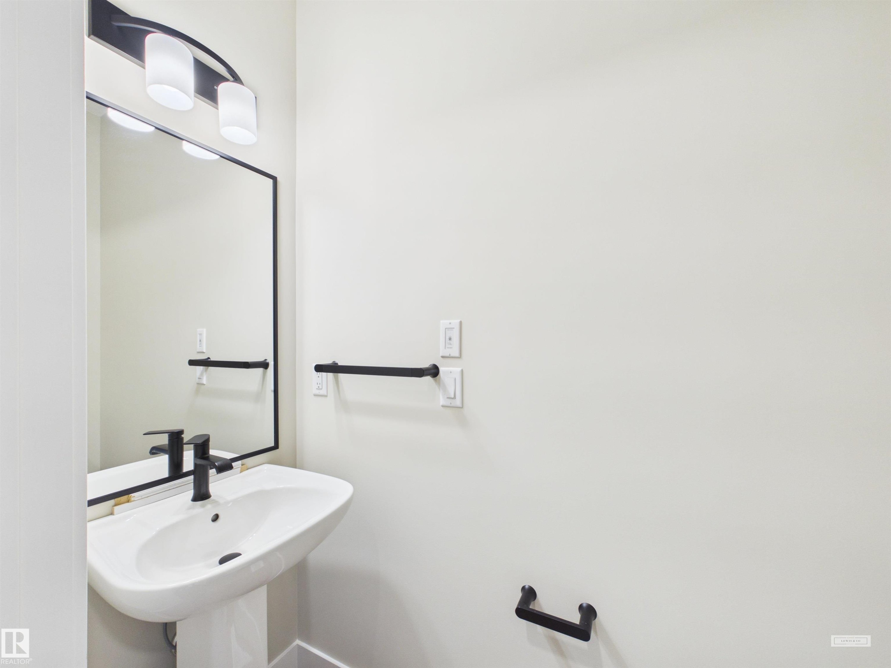 2010 Genesis Lane, Stony Plain, AB - Indoor Photo Showing Bathroom