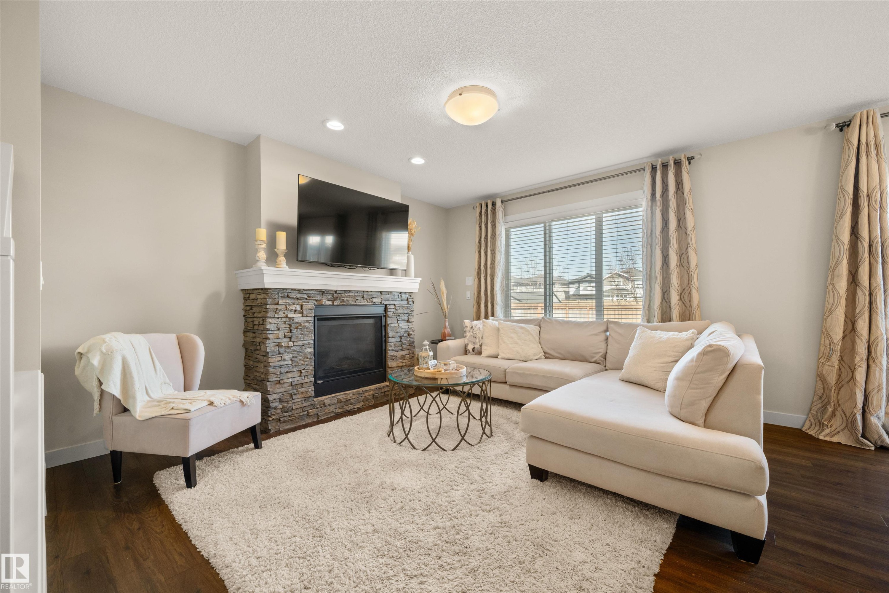 2256 Casey Crescent, Edmonton, AB - Indoor Photo Showing Living Room With Fireplace