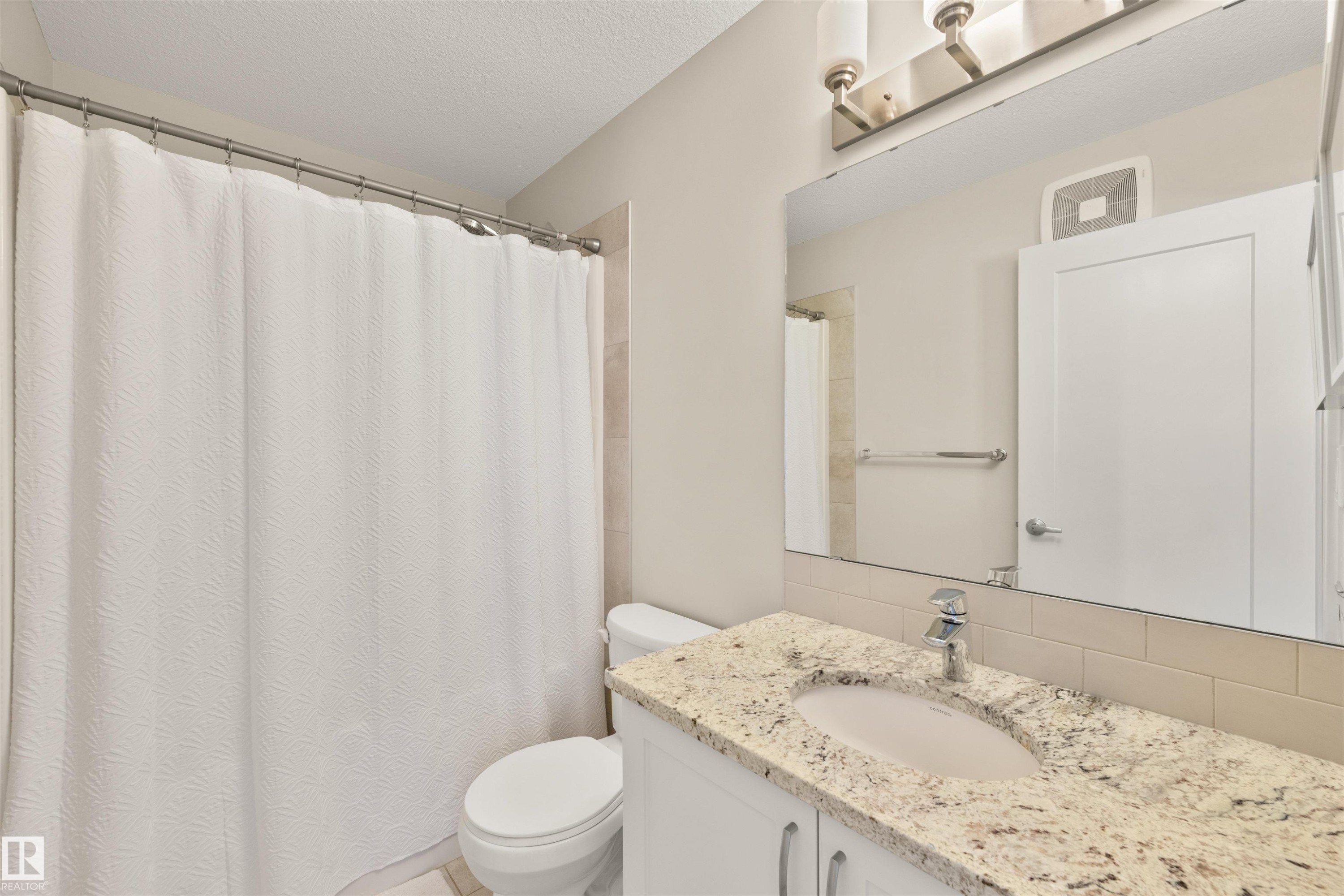 2256 Casey Crescent, Edmonton, AB - Indoor Photo Showing Bathroom