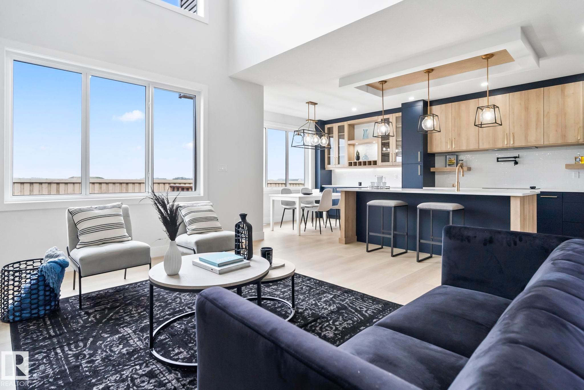 15728 9 Street, Edmonton, AB - Indoor Photo Showing Living Room