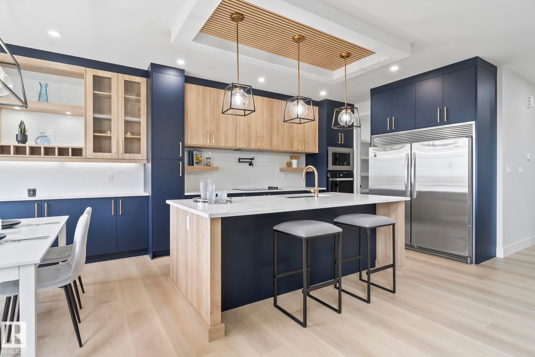 15728 9 Street, Edmonton, AB - Indoor Photo Showing Kitchen With Upgraded Kitchen