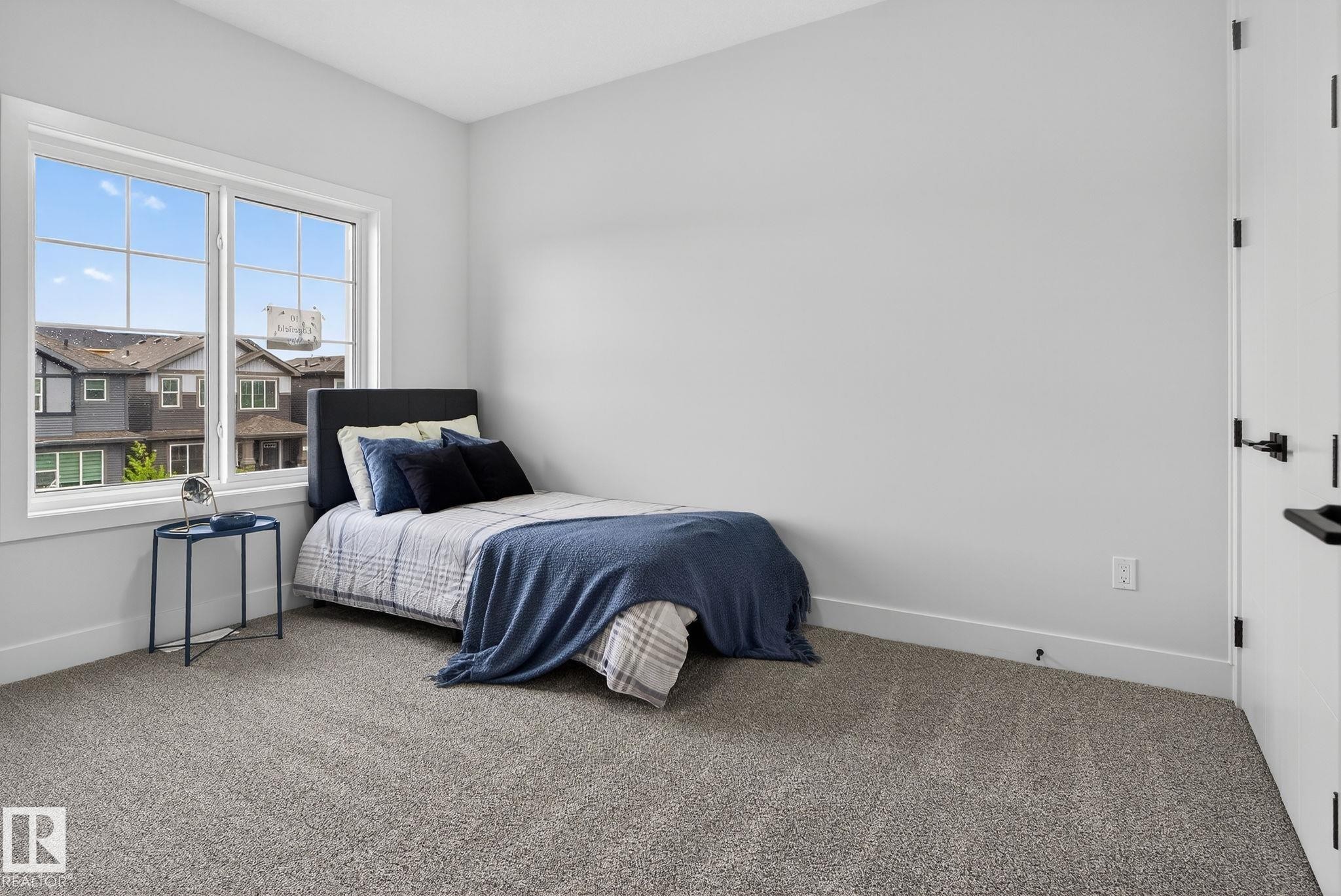 15728 9 Street, Edmonton, AB - Indoor Photo Showing Bedroom