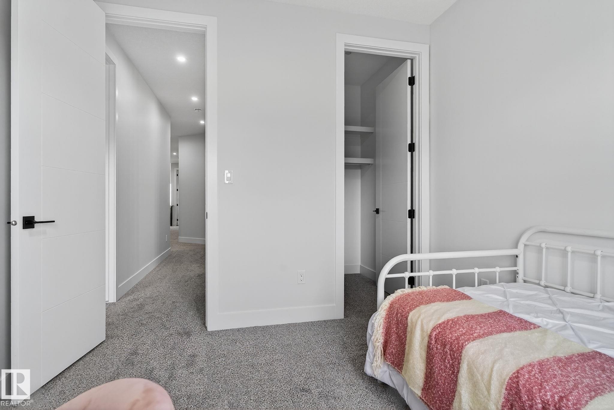 15728 9 Street, Edmonton, AB - Indoor Photo Showing Bedroom