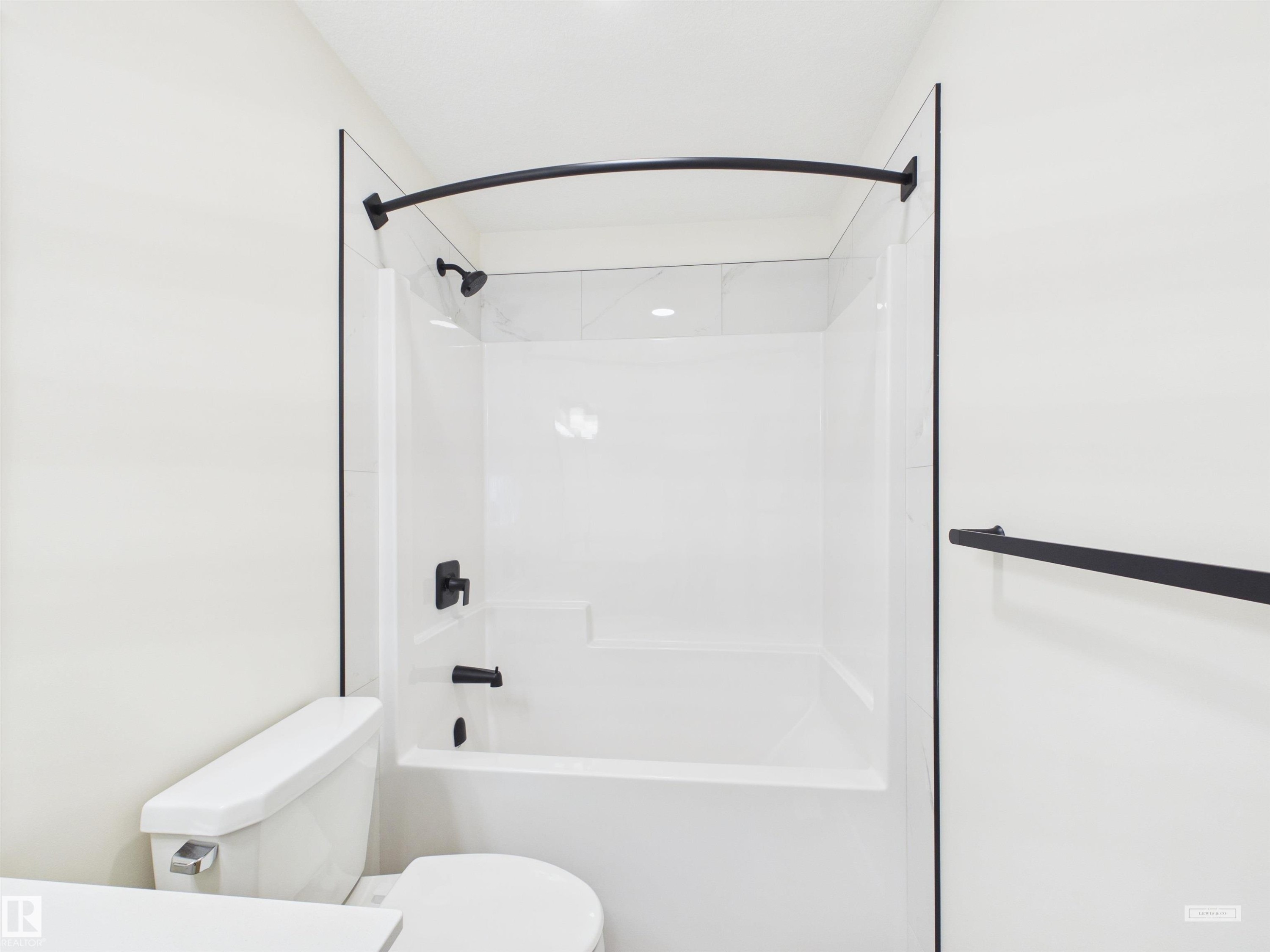 53 Sumac Close, Fort Saskatchewan, AB - Indoor Photo Showing Bathroom