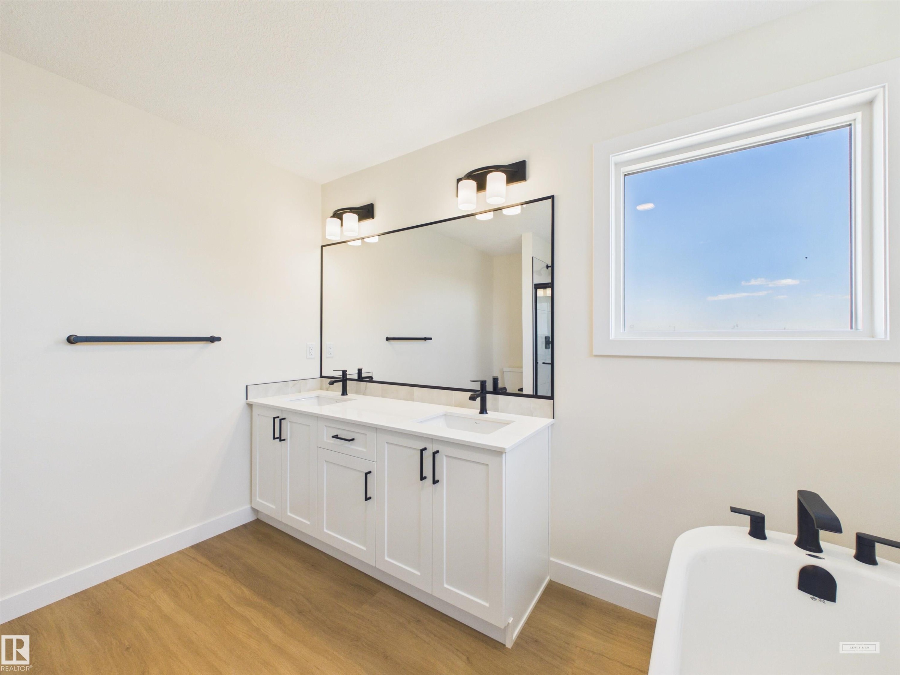53 Sumac Close, Fort Saskatchewan, AB - Indoor Photo Showing Bathroom