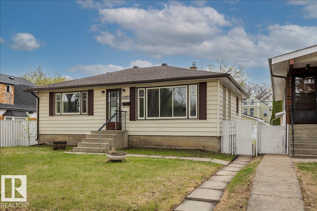 11227 52 Street, Edmonton, AB - Outdoor