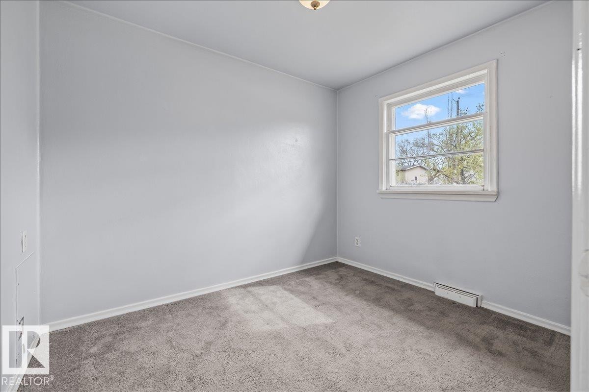 11227 52 Street, Edmonton, AB - Indoor Photo Showing Other Room