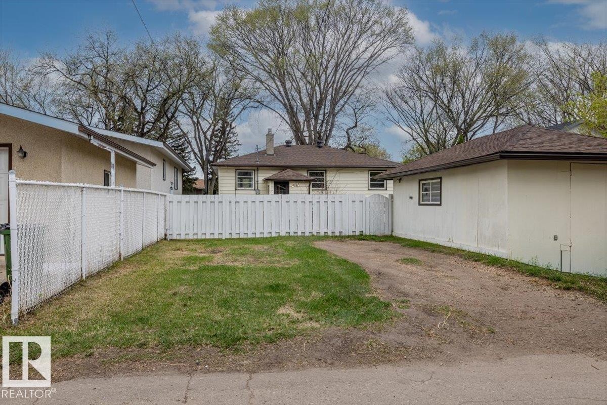 11227 52 Street, Edmonton, AB - Outdoor