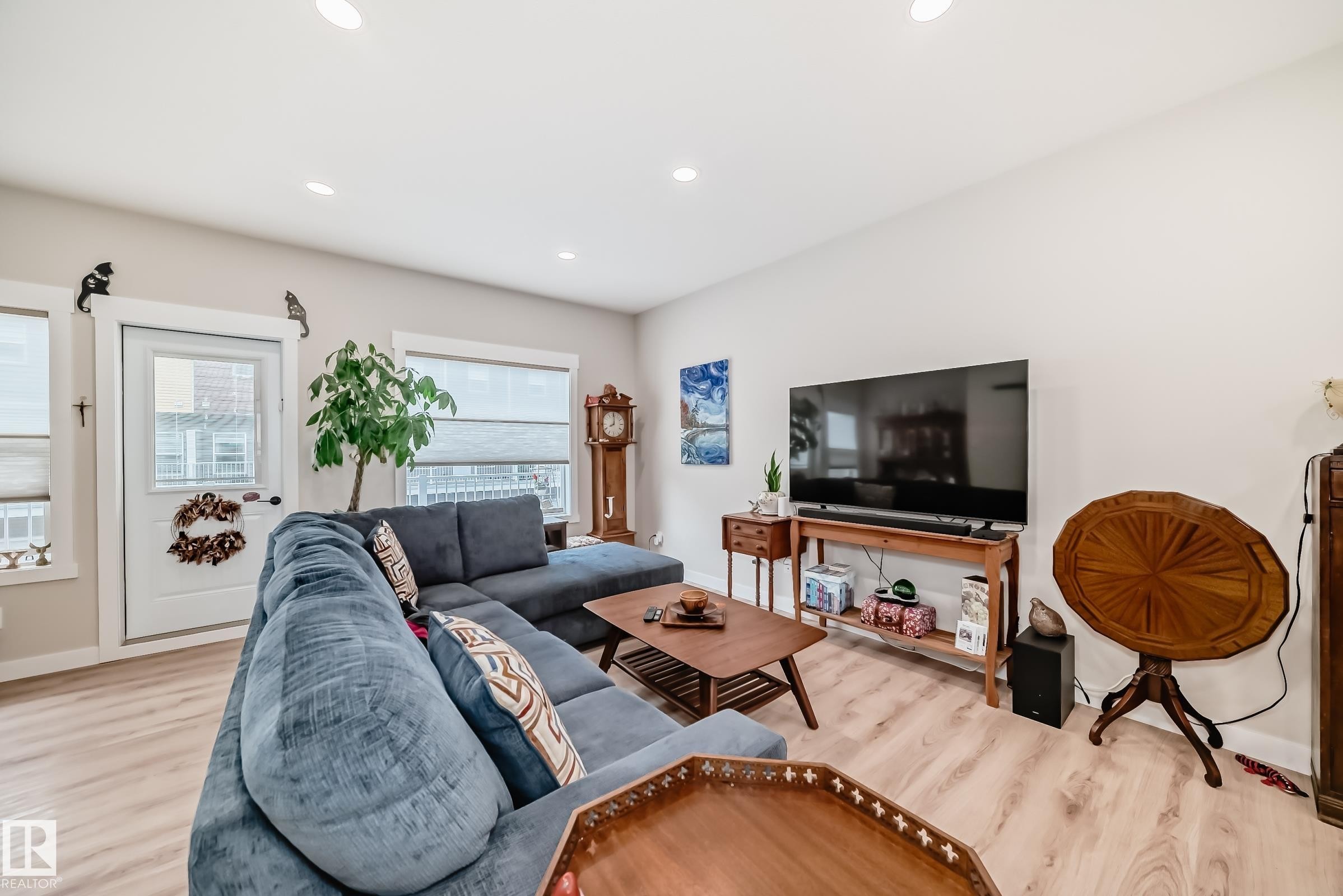 37 150 Everitt Dr, St. Albert, AB - Indoor Photo Showing Living Room