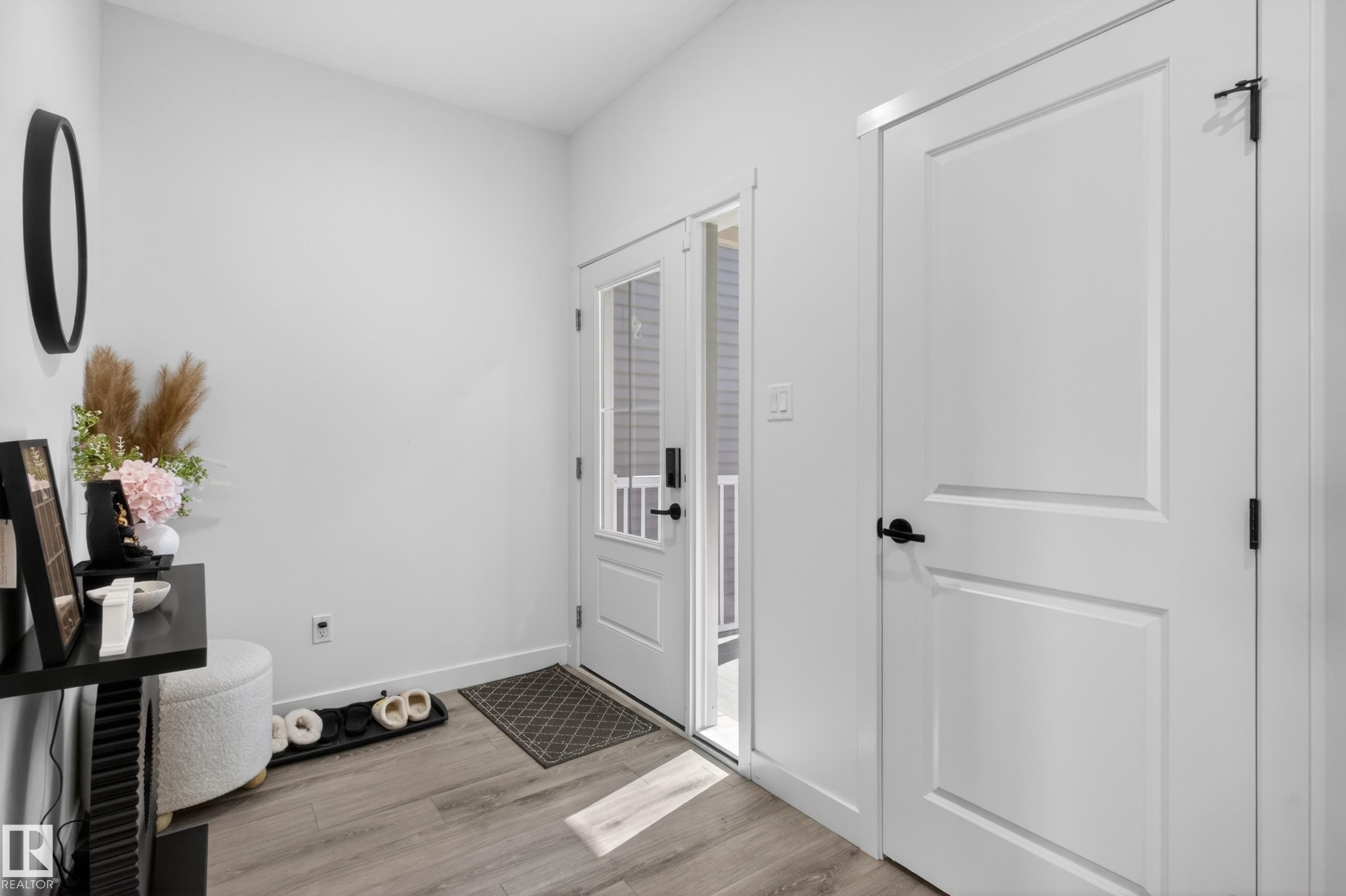 1412 11 Avenue, Edmonton, AB - Indoor Photo Showing Other Room