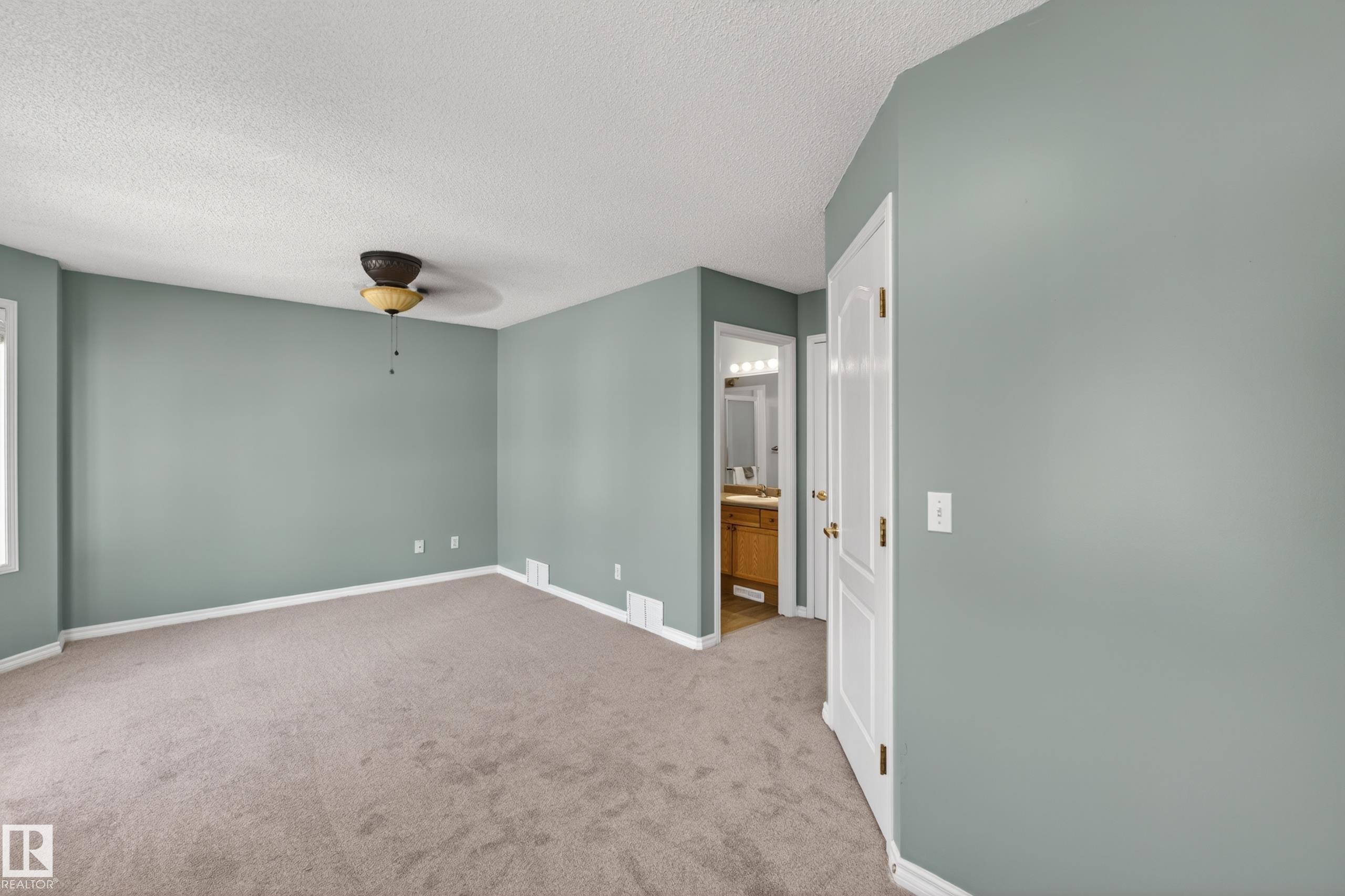 28 1780 Glastonbury Boulevard, Edmonton, AB - Indoor Photo Showing Other Room