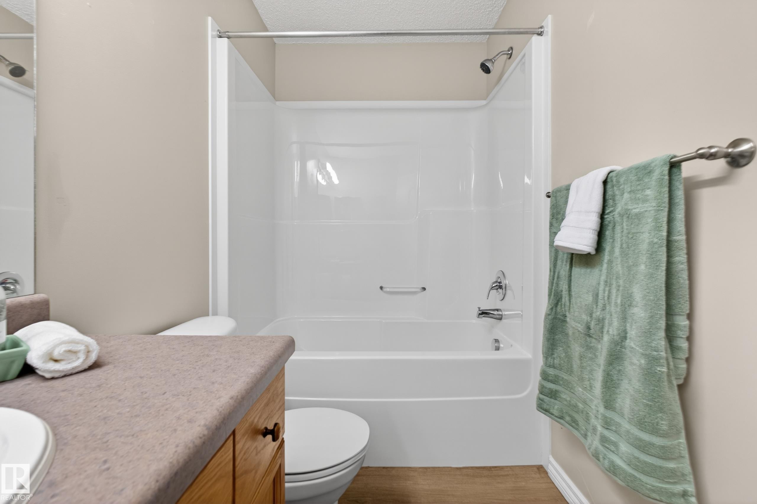 28 1780 Glastonbury Boulevard, Edmonton, AB - Indoor Photo Showing Bathroom