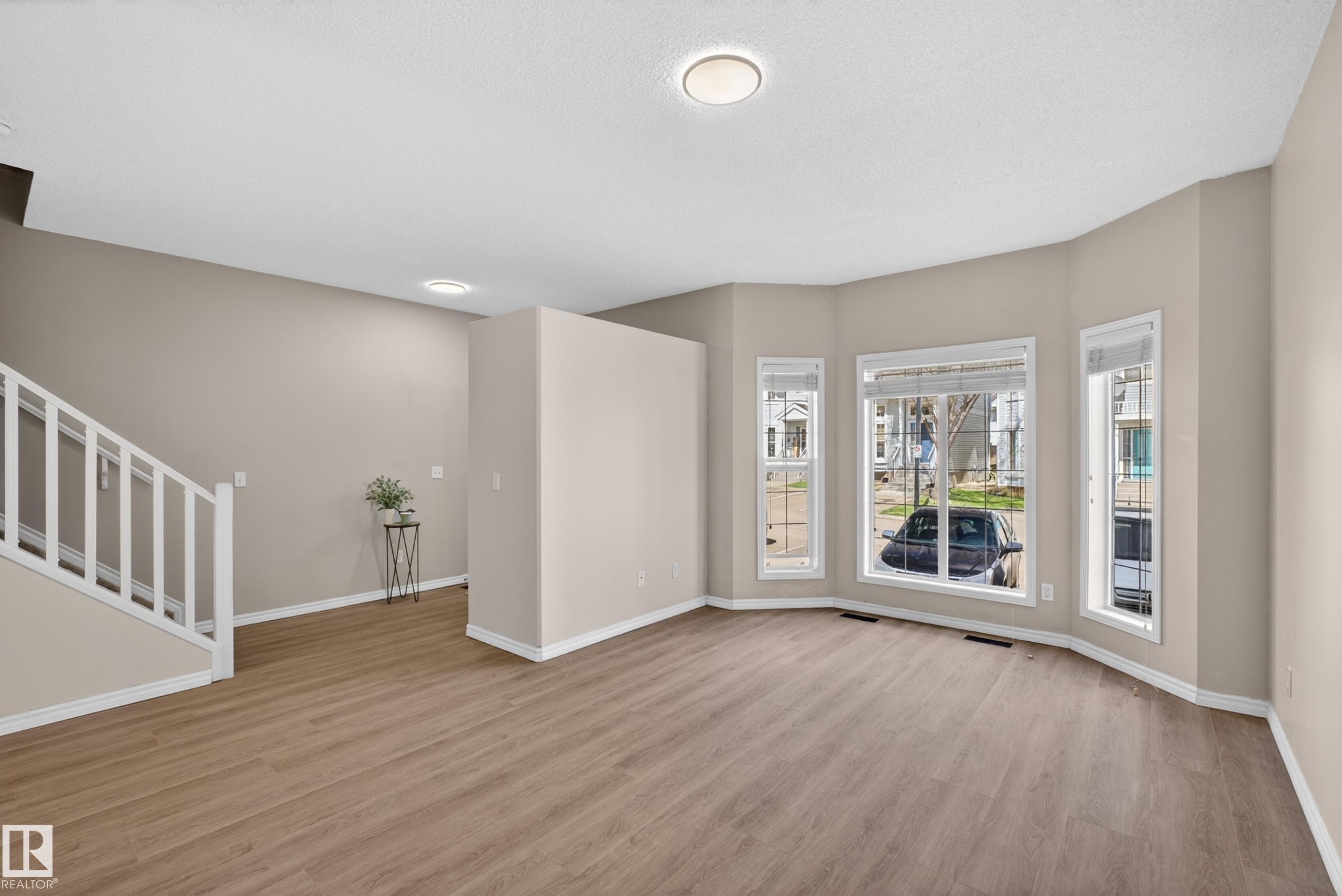28 1780 Glastonbury Boulevard, Edmonton, AB - Indoor Photo Showing Other Room