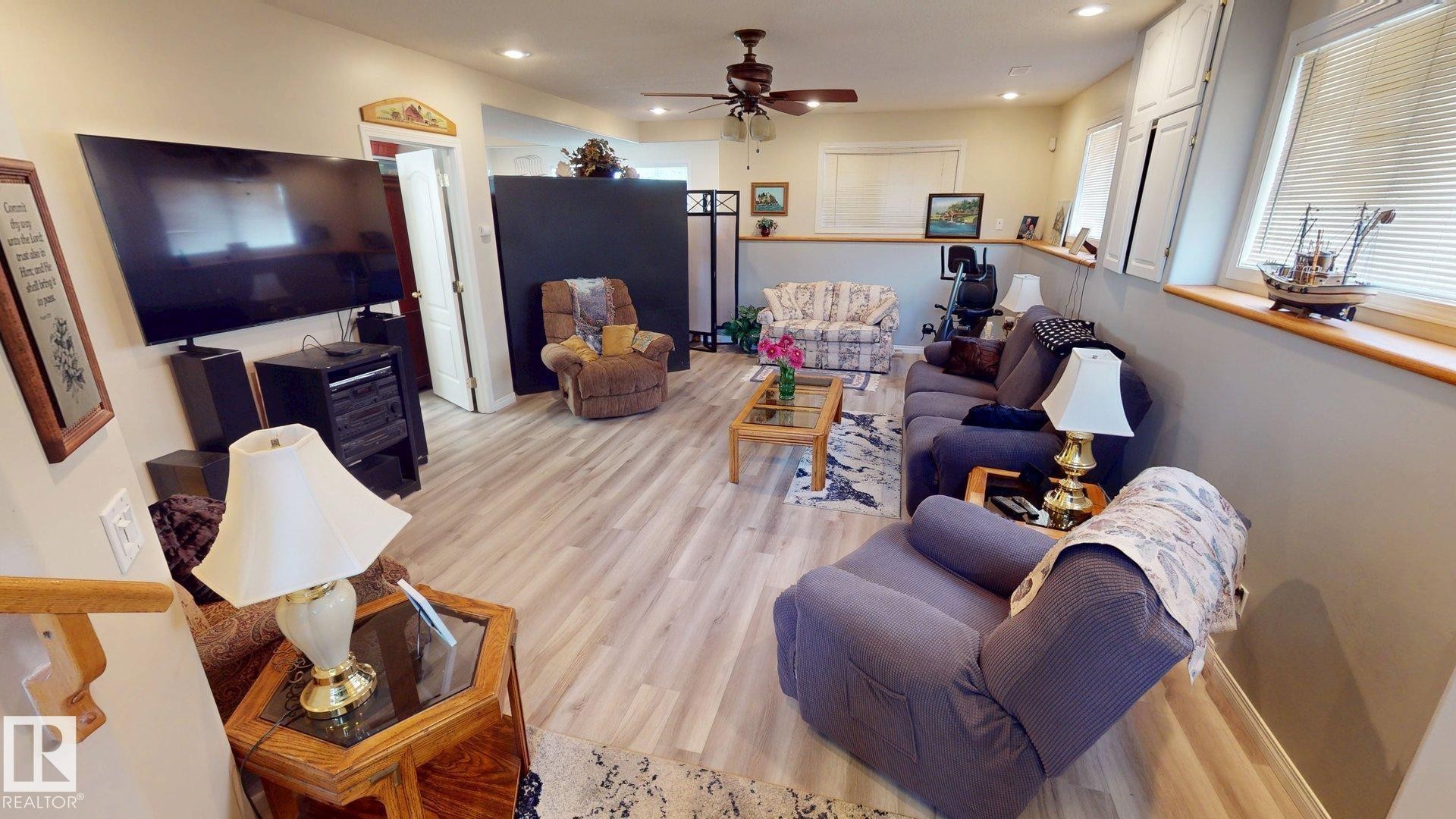 29 Second Avenue, Ardrossan, AB - Indoor
