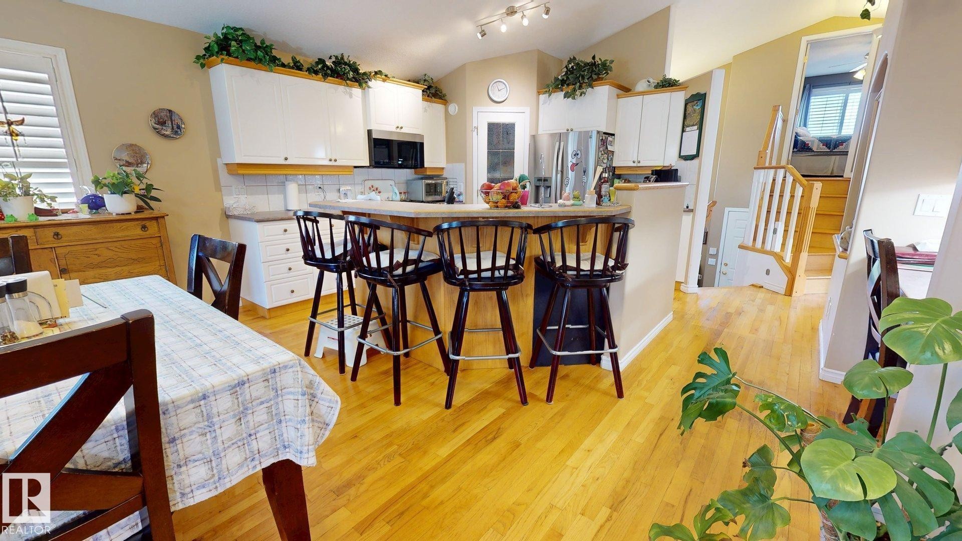 29 Second Avenue, Ardrossan, AB - Indoor