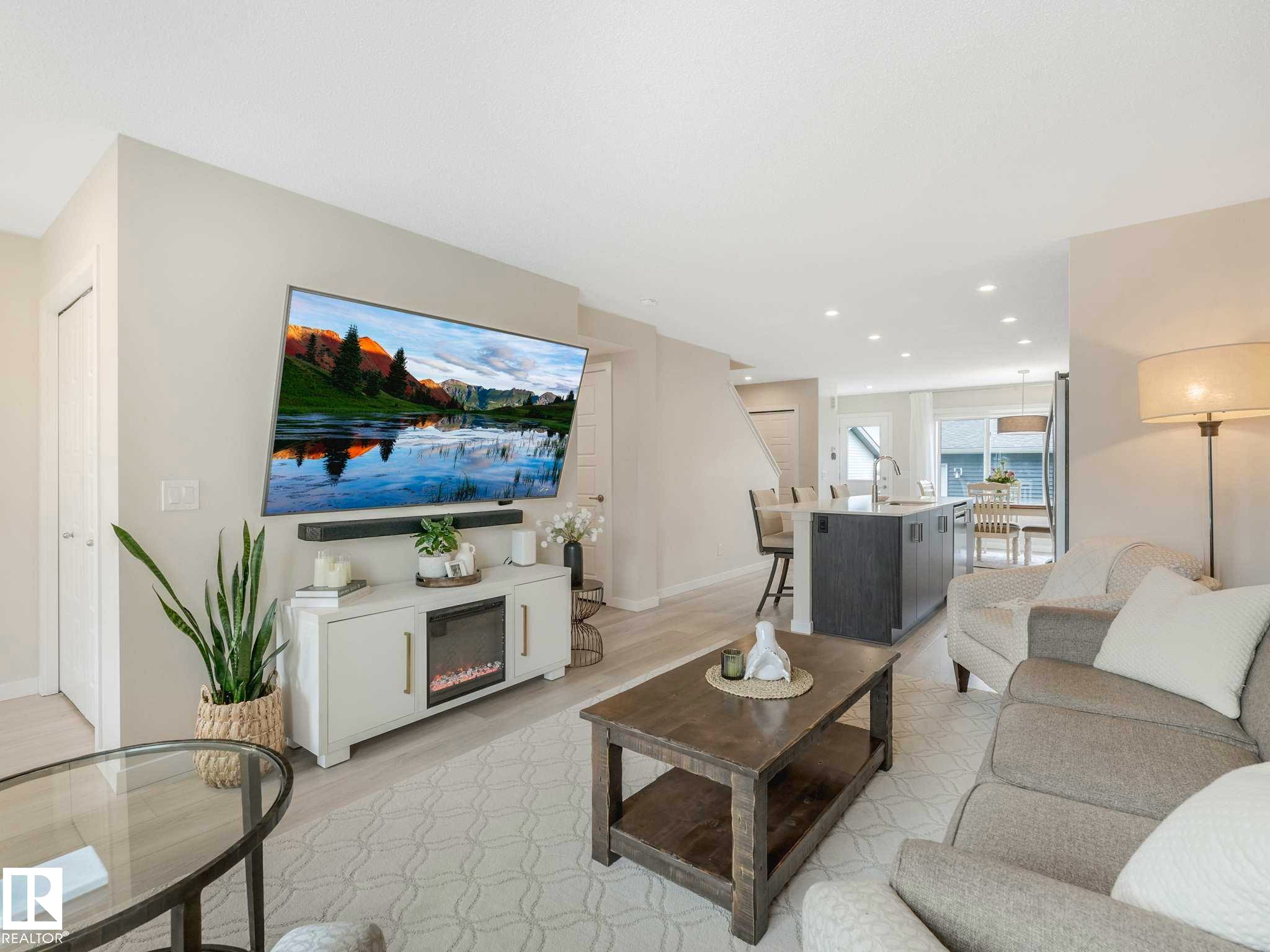 2426 Trumpeter Way, Edmonton, AB - Indoor Photo Showing Living Room