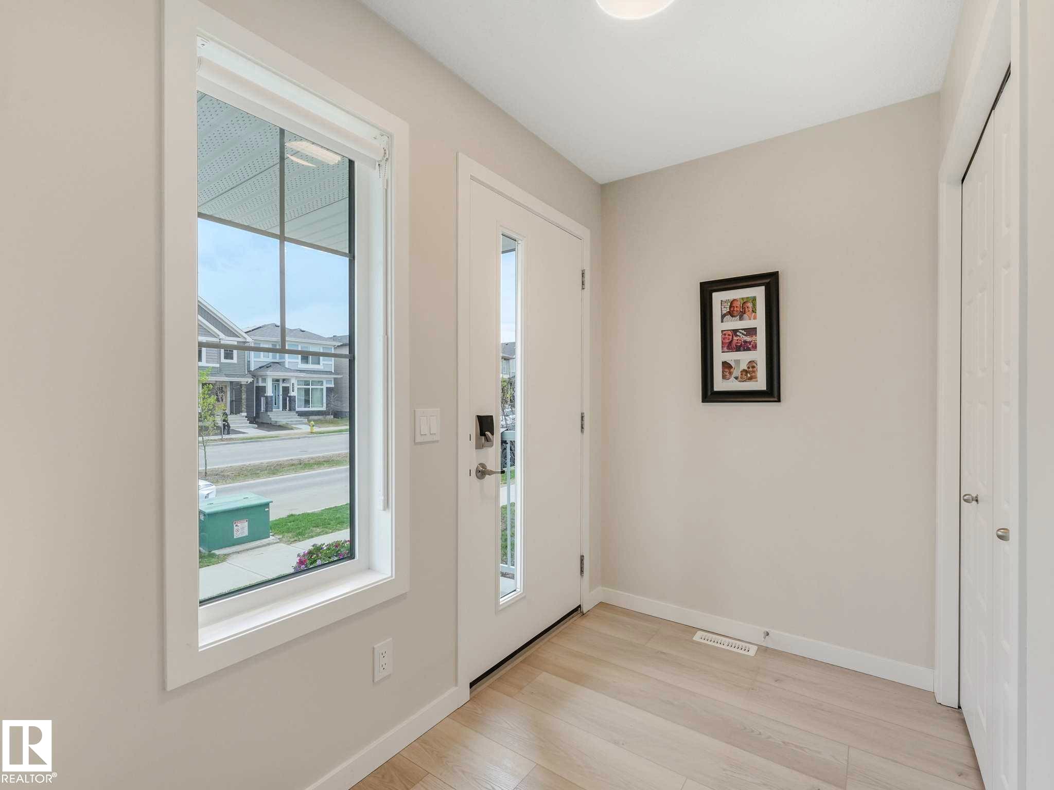 2426 Trumpeter Way, Edmonton, AB - Indoor Photo Showing Other Room