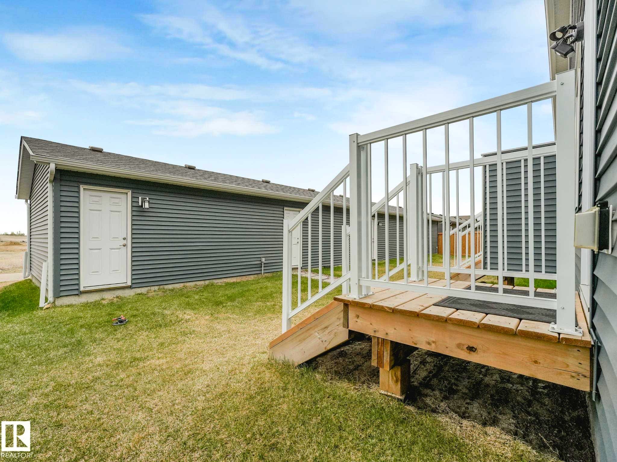 2426 Trumpeter Way, Edmonton, AB - Outdoor With Exterior