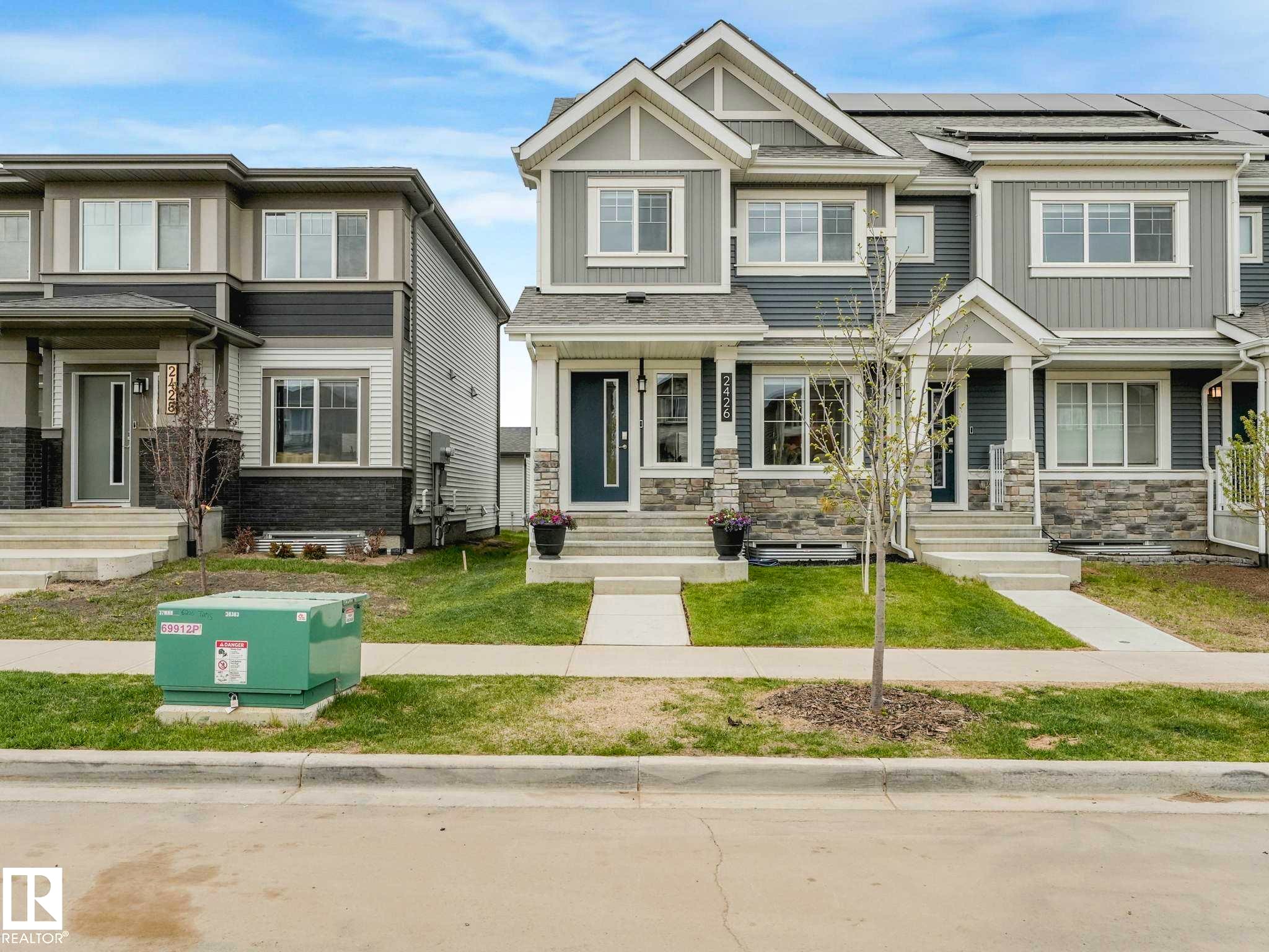 2426 Trumpeter Way, Edmonton, AB - Outdoor With Facade