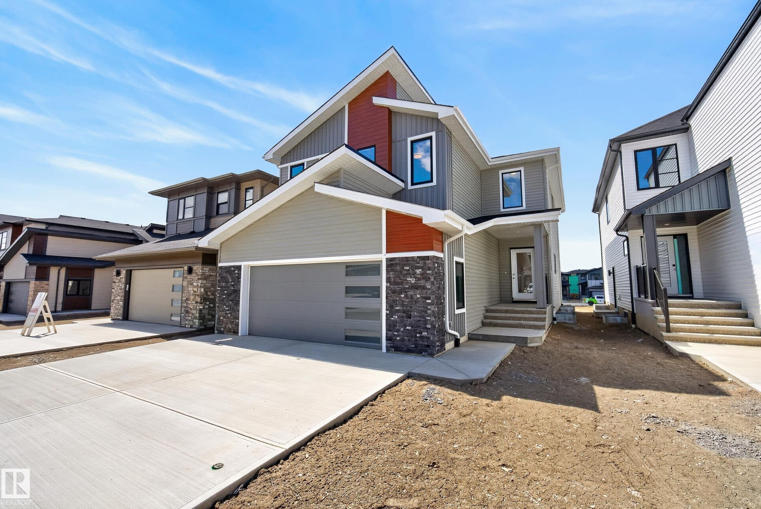 7089 Kiviaq Crescent, Edmonton, AB - Outdoor With Facade