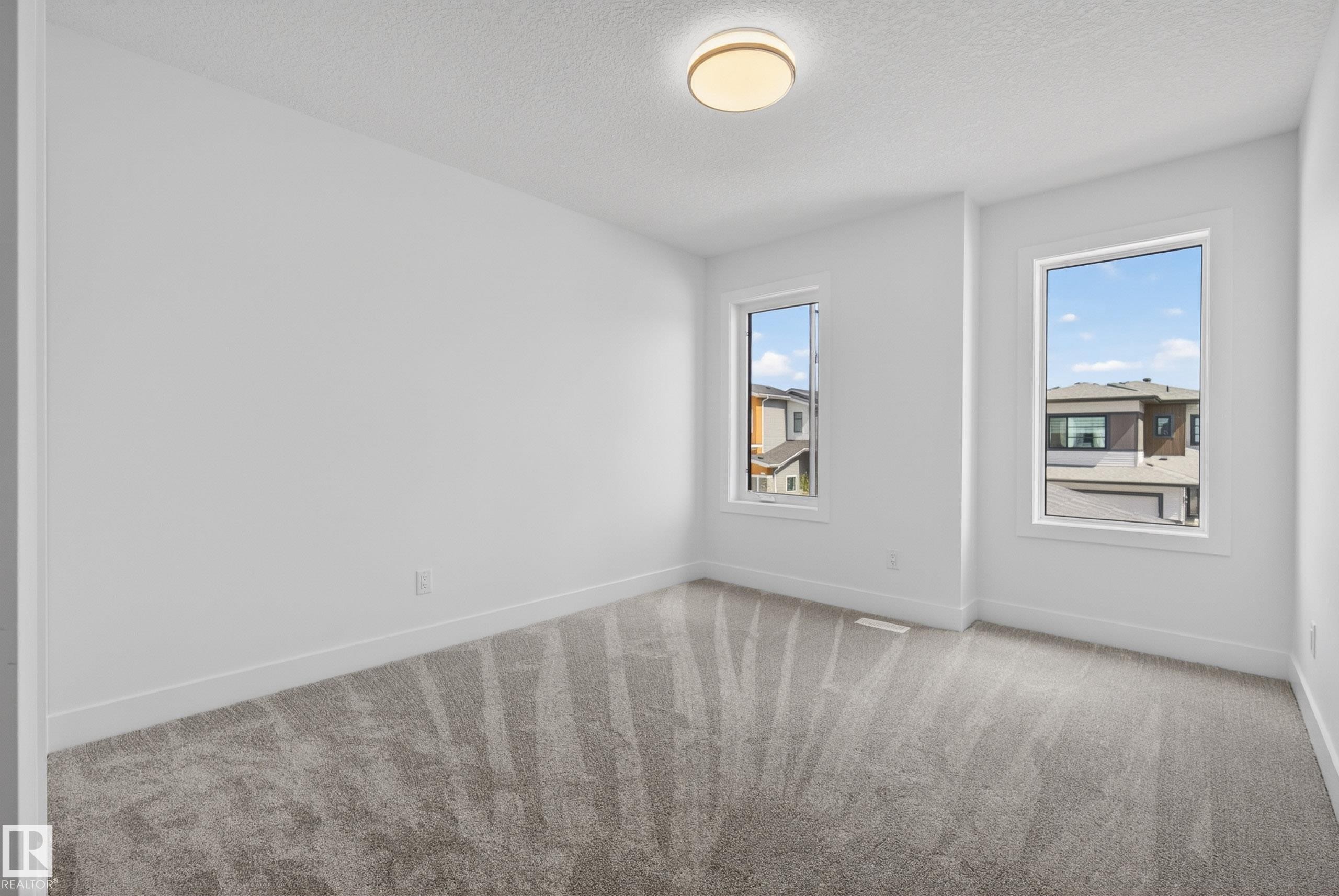 7089 Kiviaq Crescent, Edmonton, AB - Indoor Photo Showing Other Room