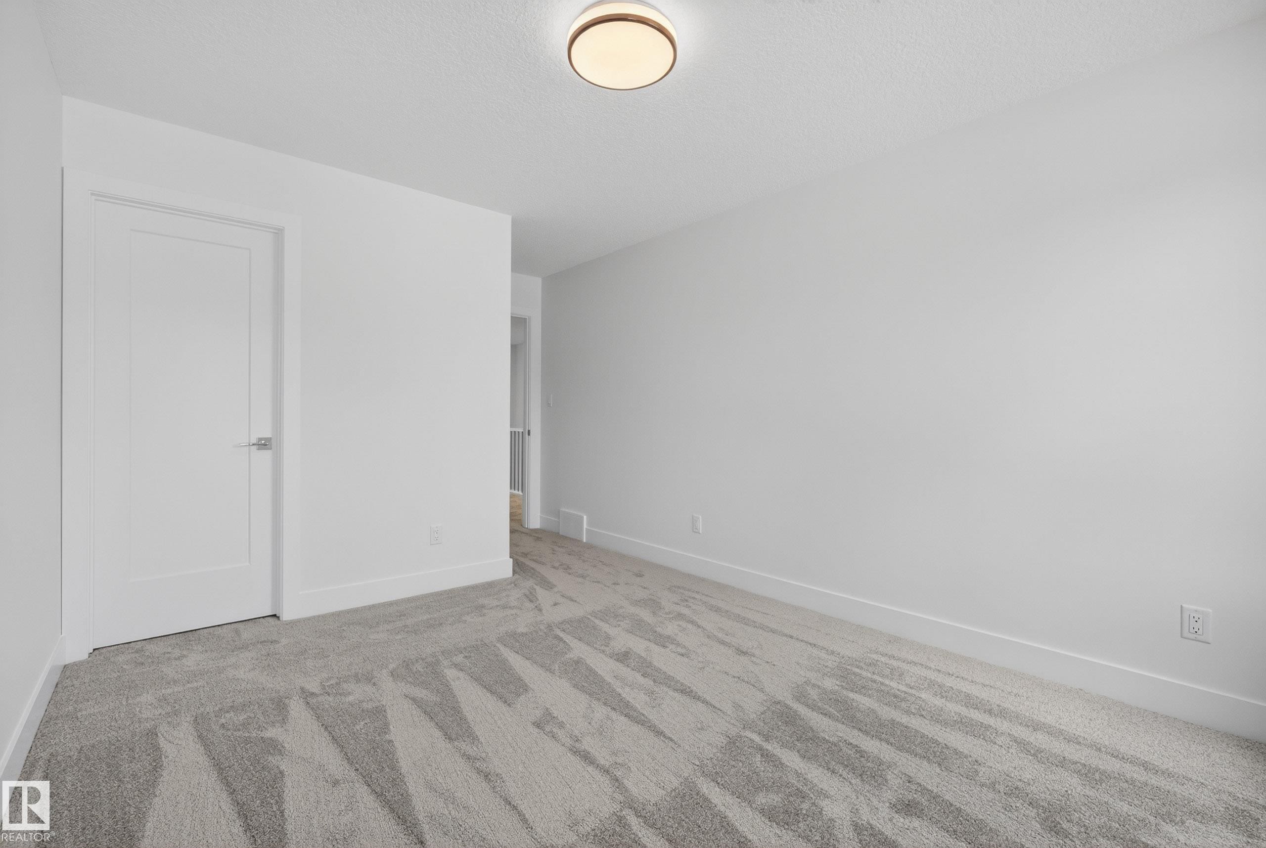 7089 Kiviaq Crescent, Edmonton, AB - Indoor Photo Showing Other Room