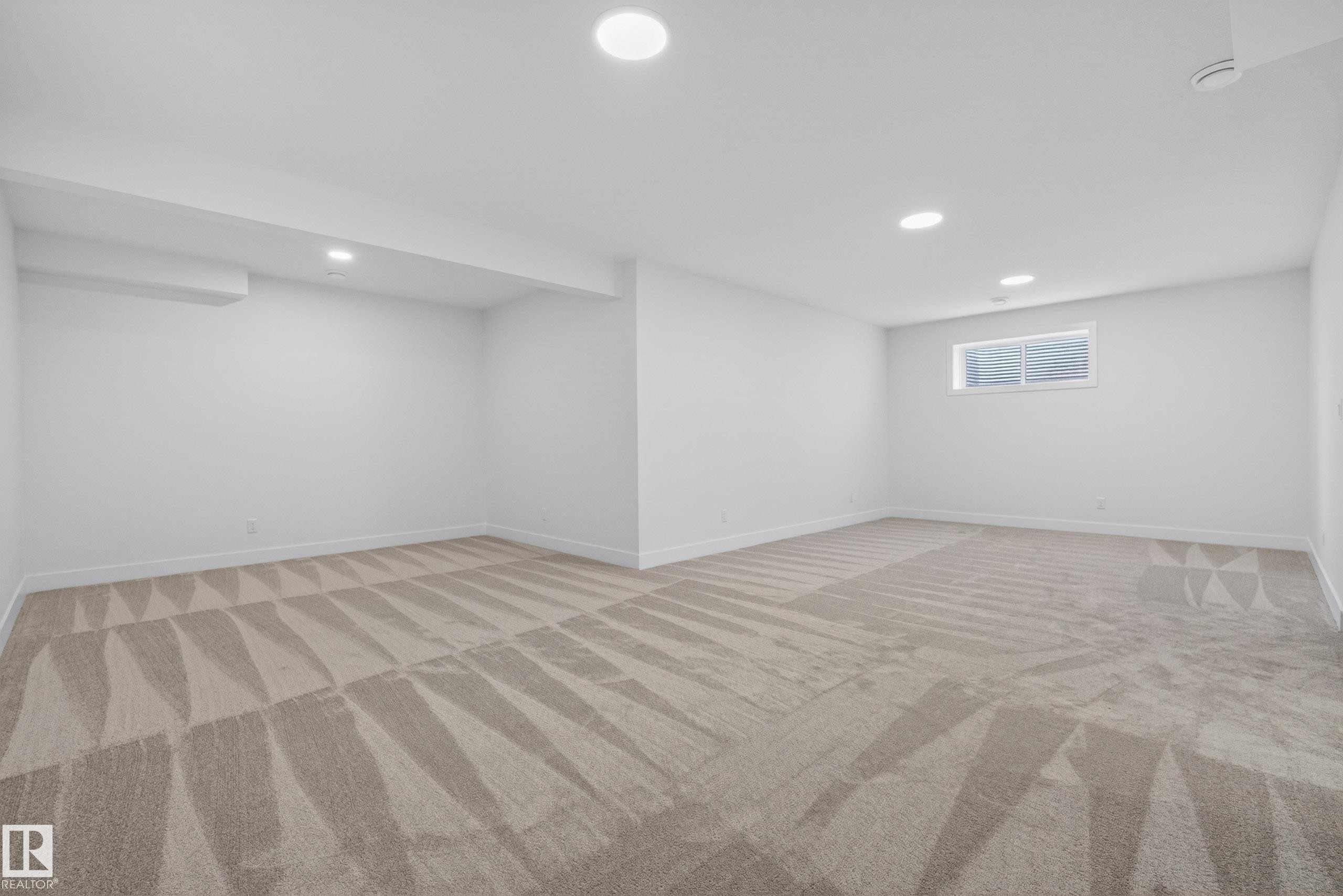 7089 Kiviaq Crescent, Edmonton, AB - Indoor Photo Showing Other Room