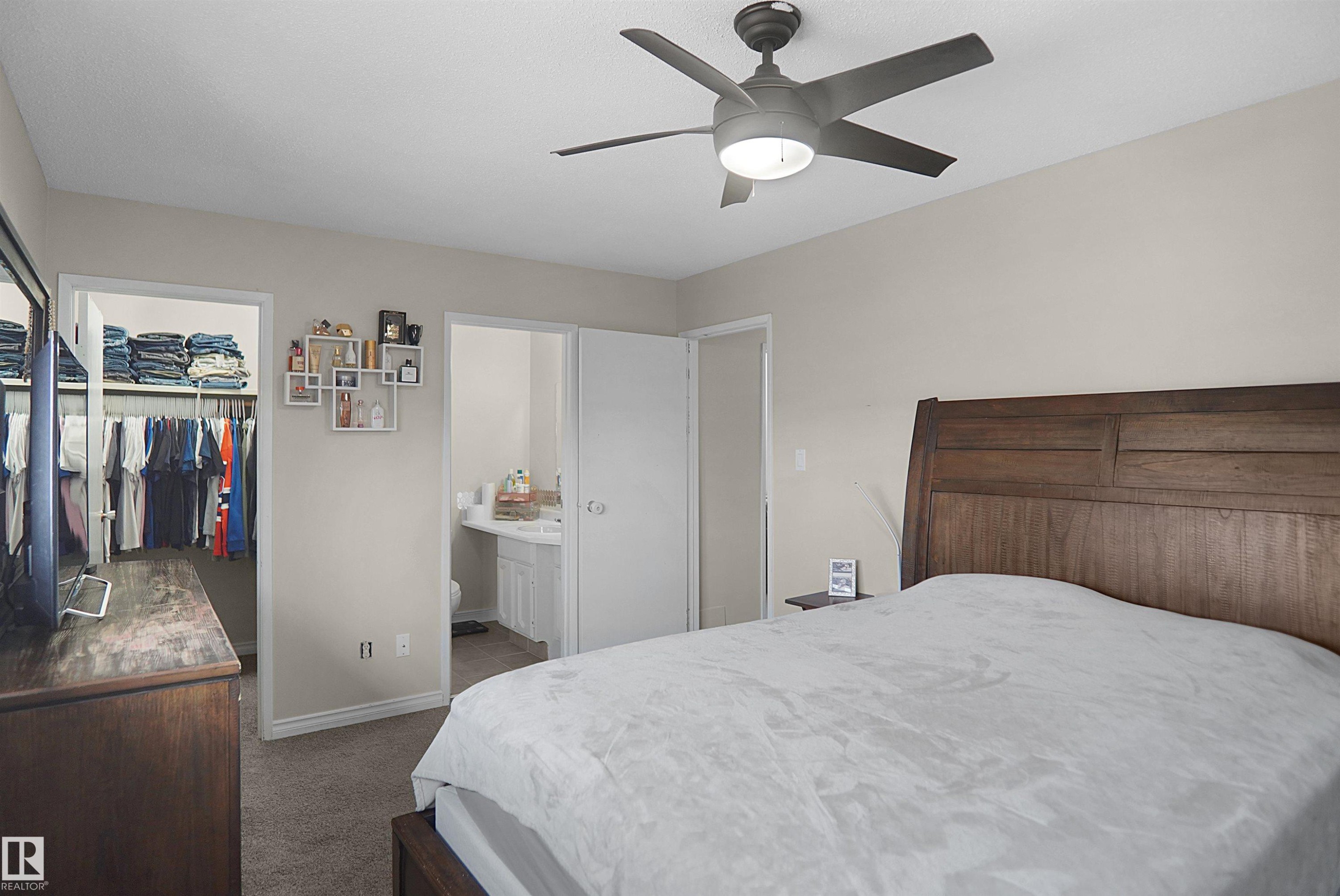 10648 158 Avenue, Edmonton, AB - Indoor Photo Showing Bedroom