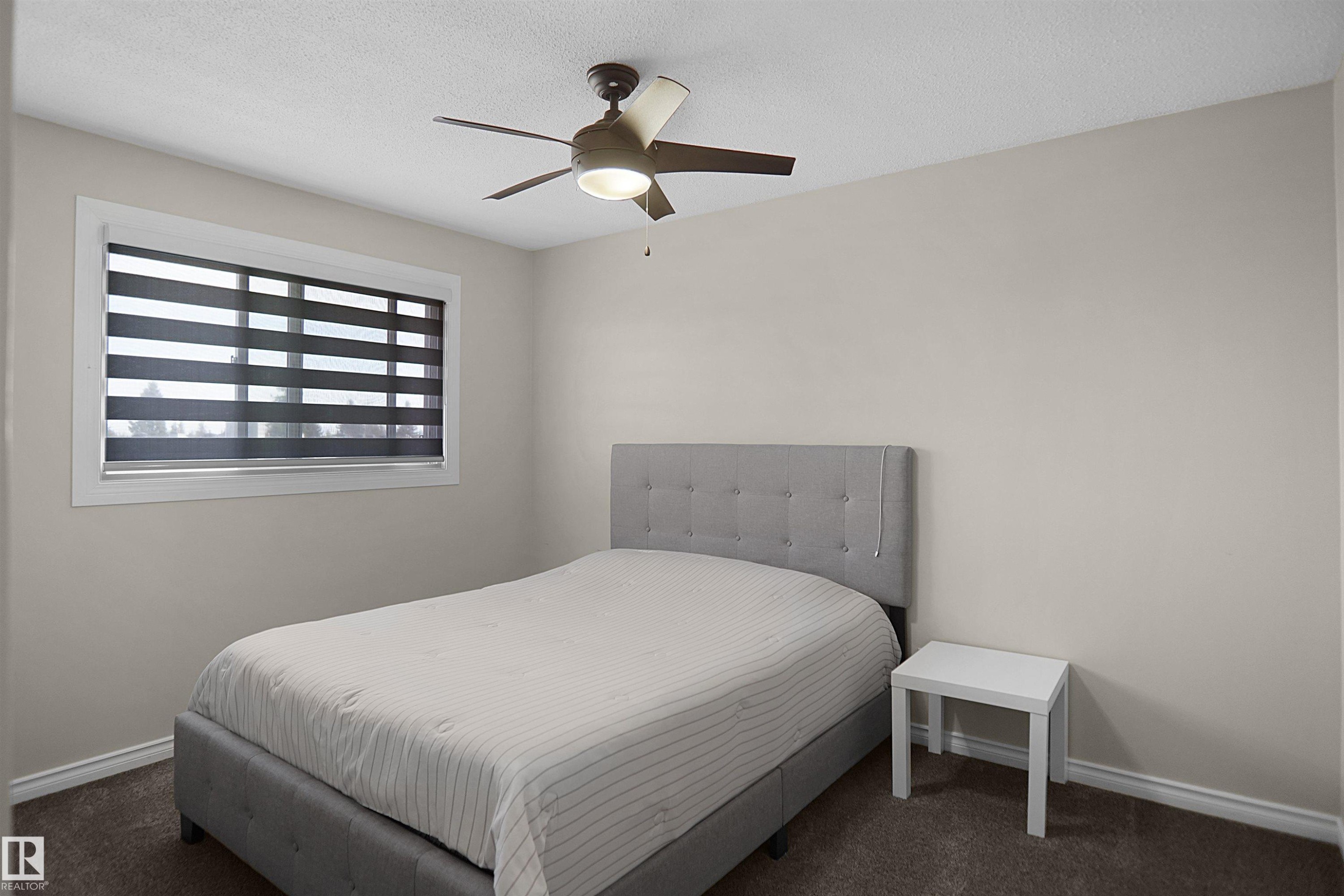 10648 158 Avenue, Edmonton, AB - Indoor Photo Showing Bedroom