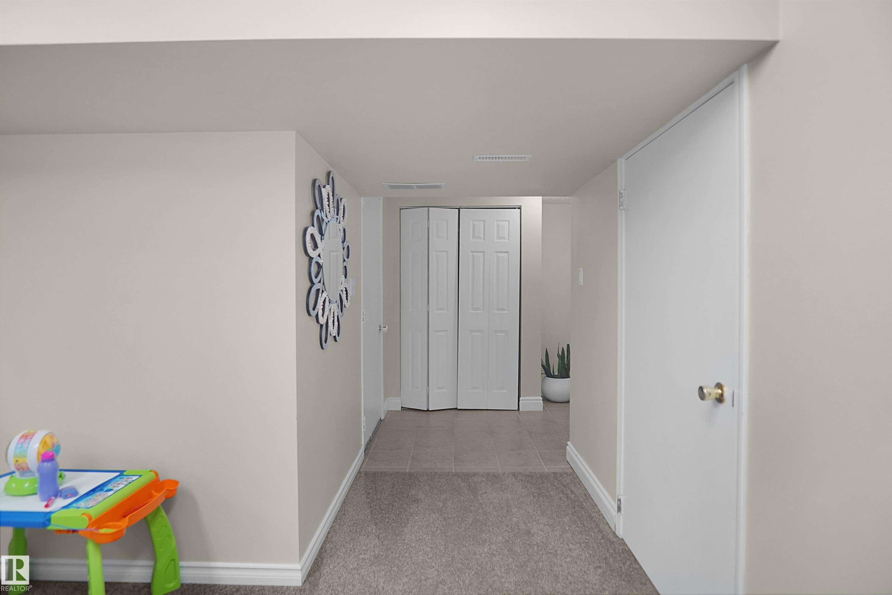 10648 158 Avenue, Edmonton, AB - Indoor Photo Showing Other Room