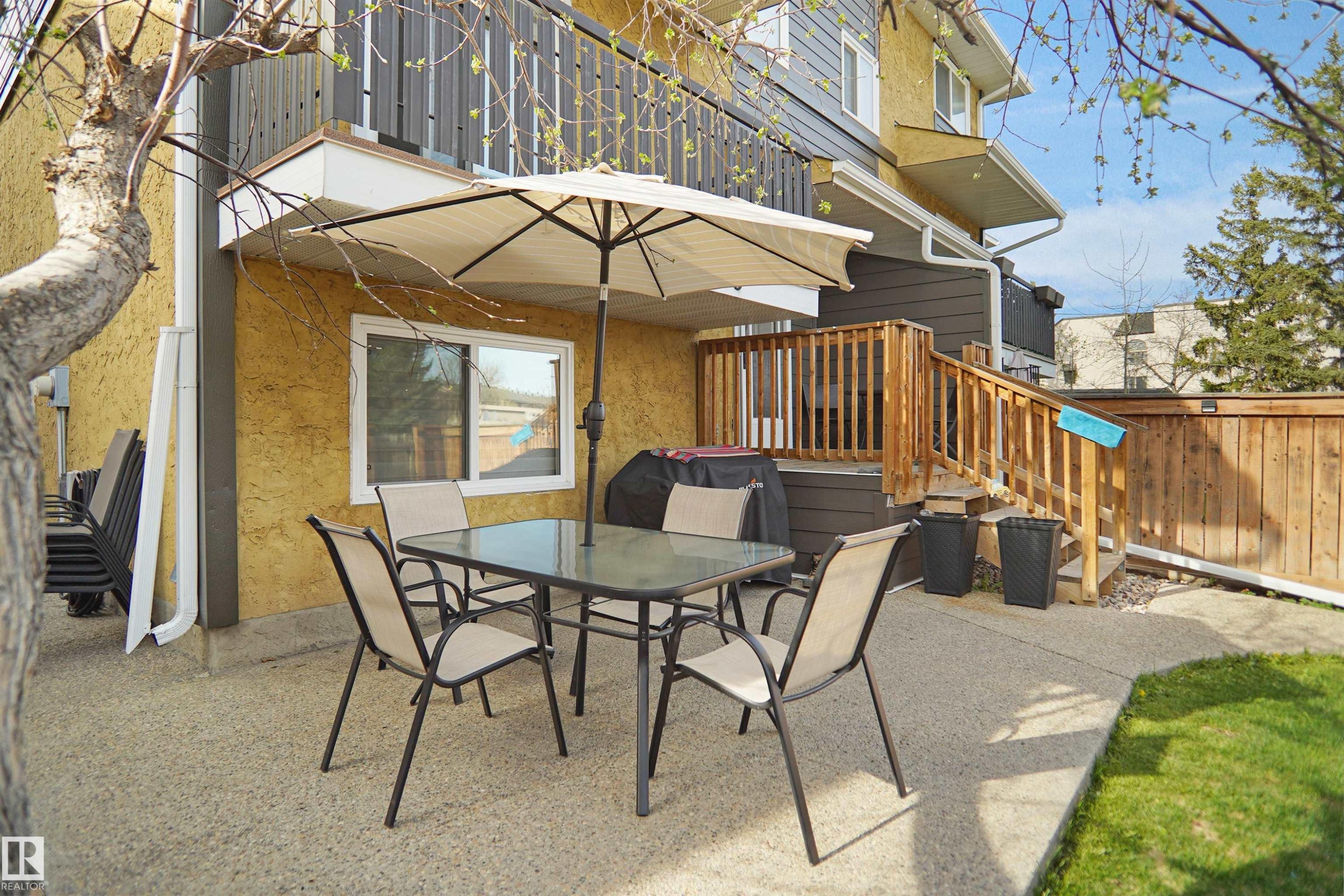 10648 158 Avenue, Edmonton, AB - Outdoor With Exterior