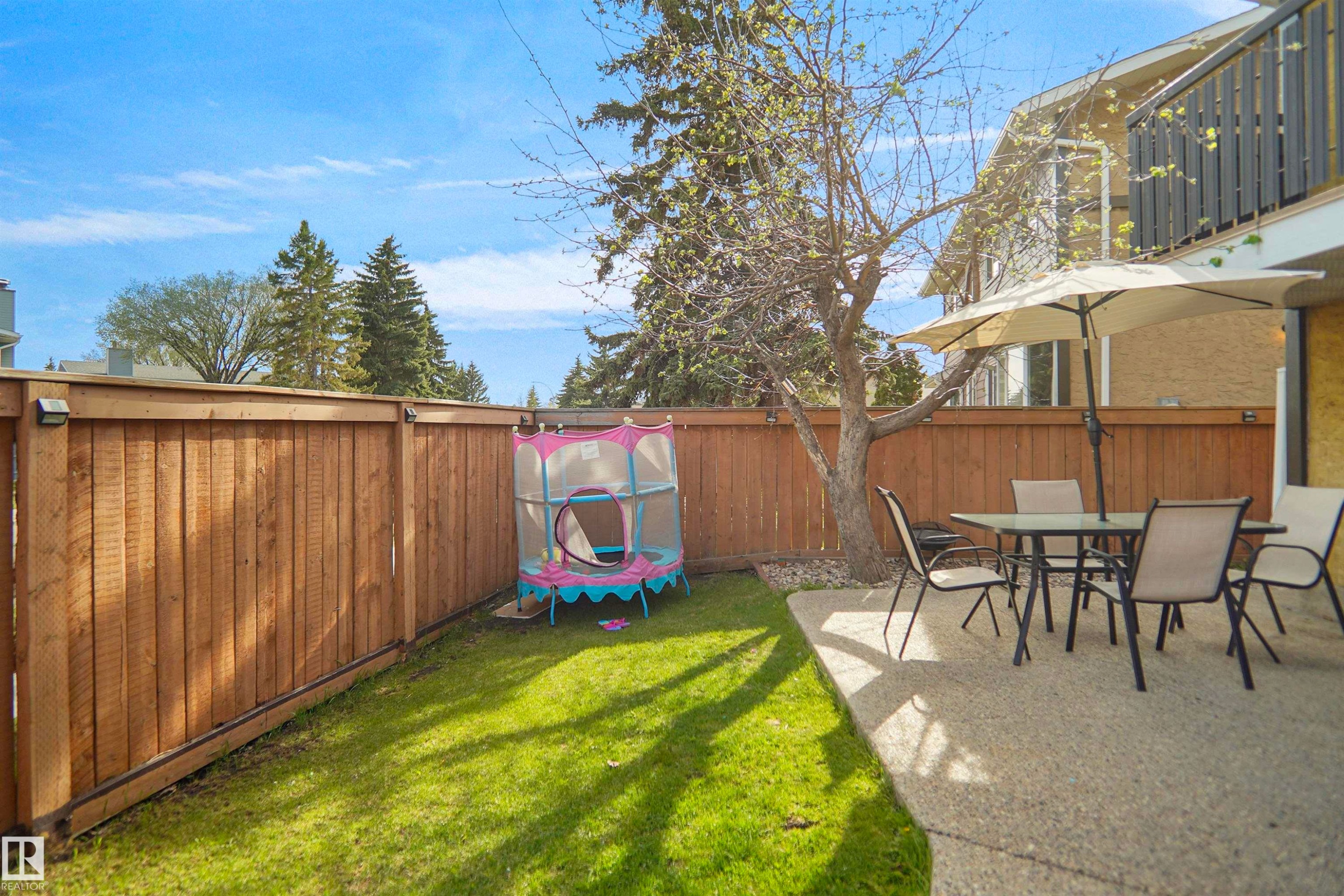 10648 158 Avenue, Edmonton, AB - Outdoor