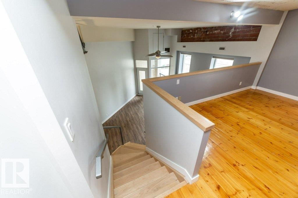 208 10009 102 Avenue, Edmonton, AB - Indoor Photo Showing Other Room
