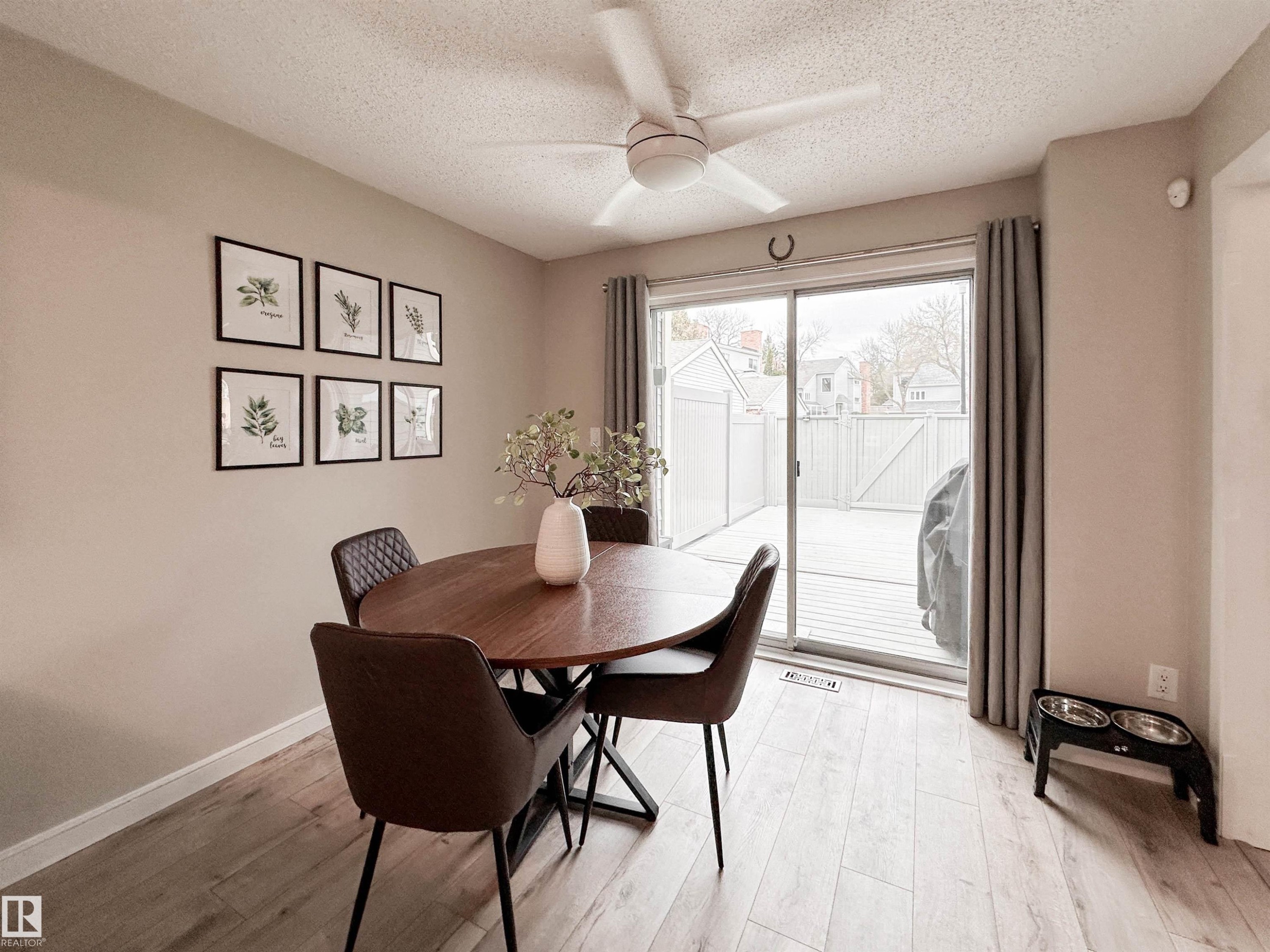 8 Whiteoaks Estates, St. Albert, AB - Indoor Photo Showing Dining Room