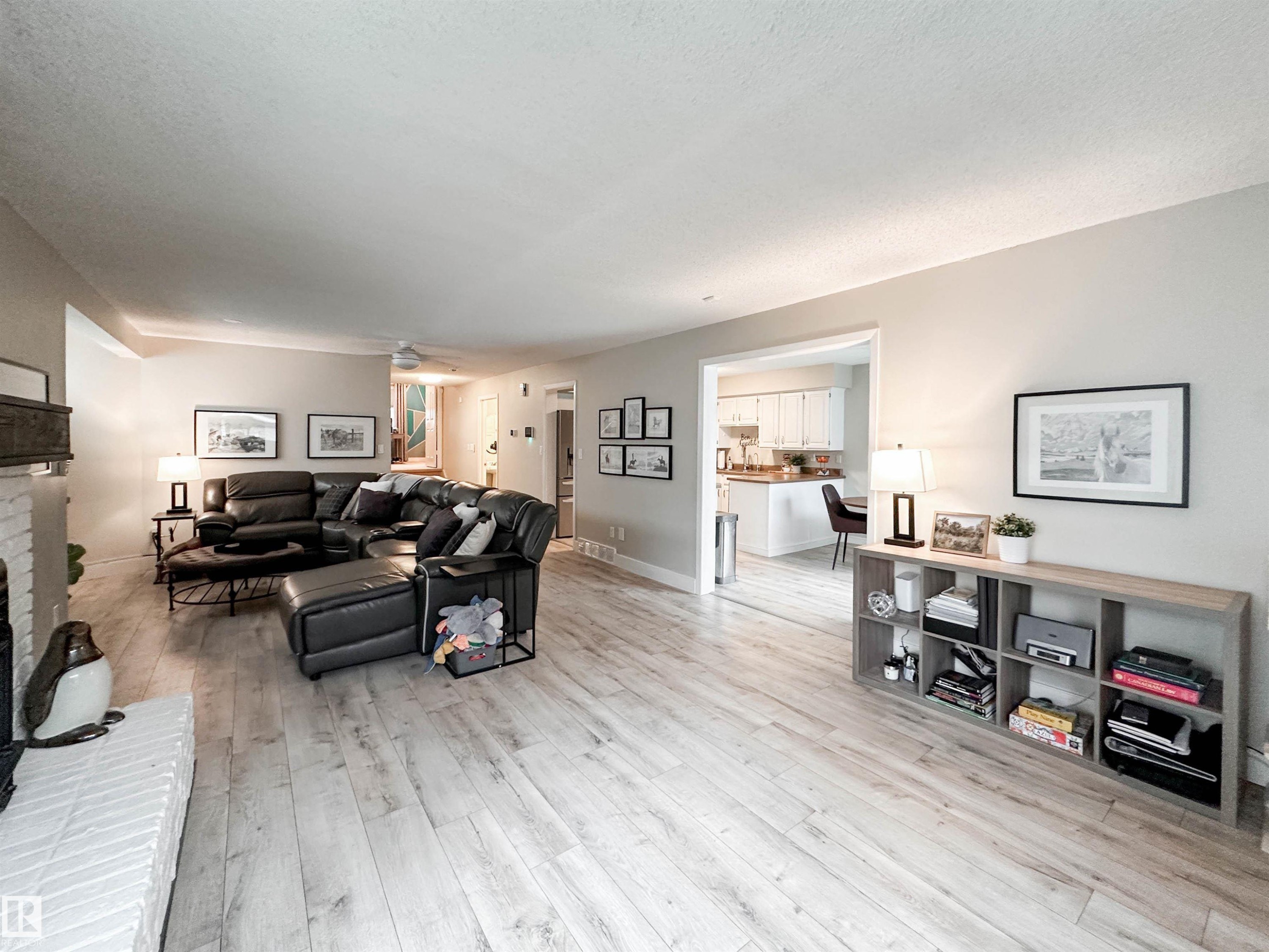 8 Whiteoaks Estates, St. Albert, AB - Indoor Photo Showing Living Room With Fireplace