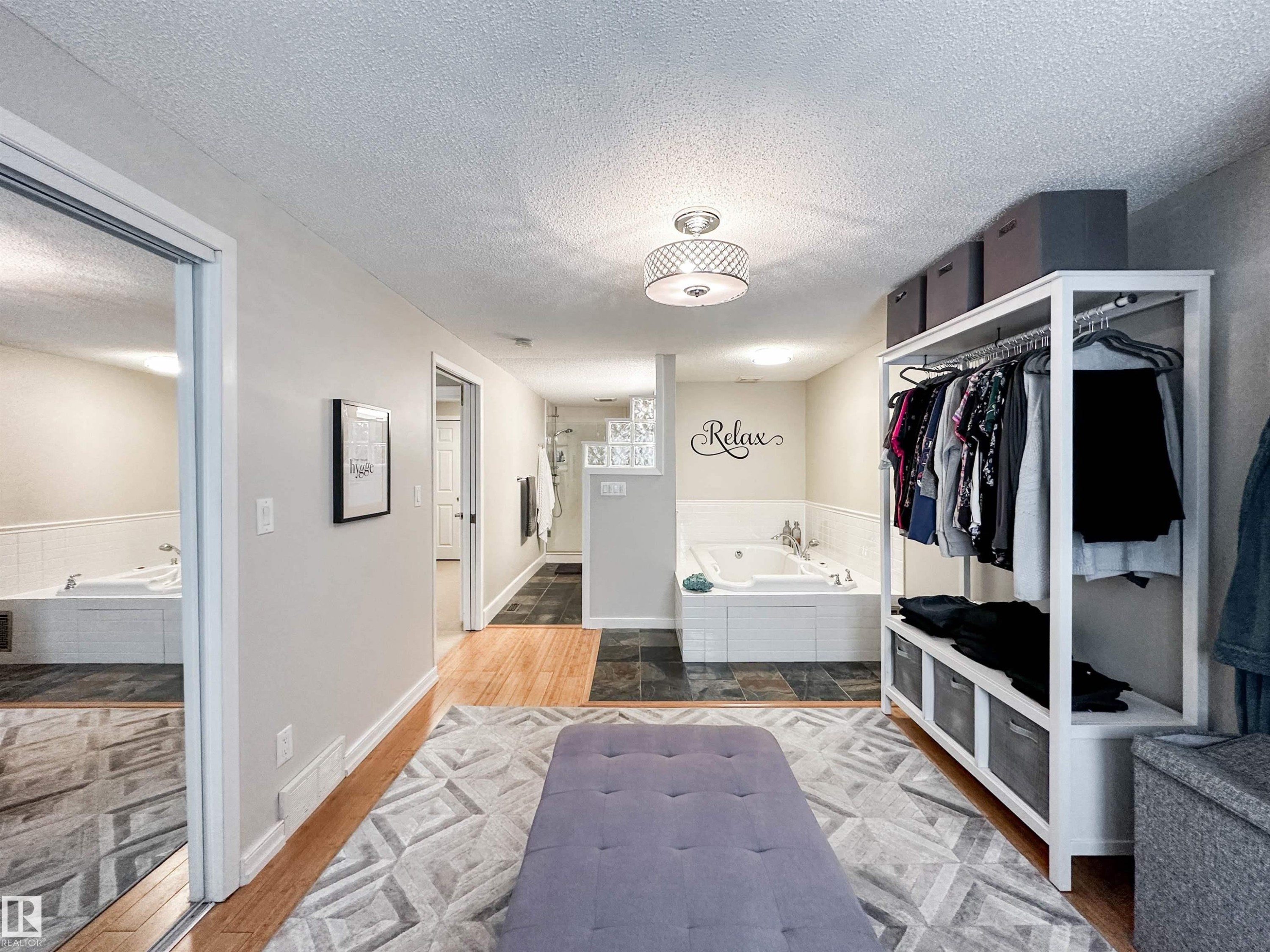 8 Whiteoaks Estates, St. Albert, AB - Indoor Photo Showing Laundry Room
