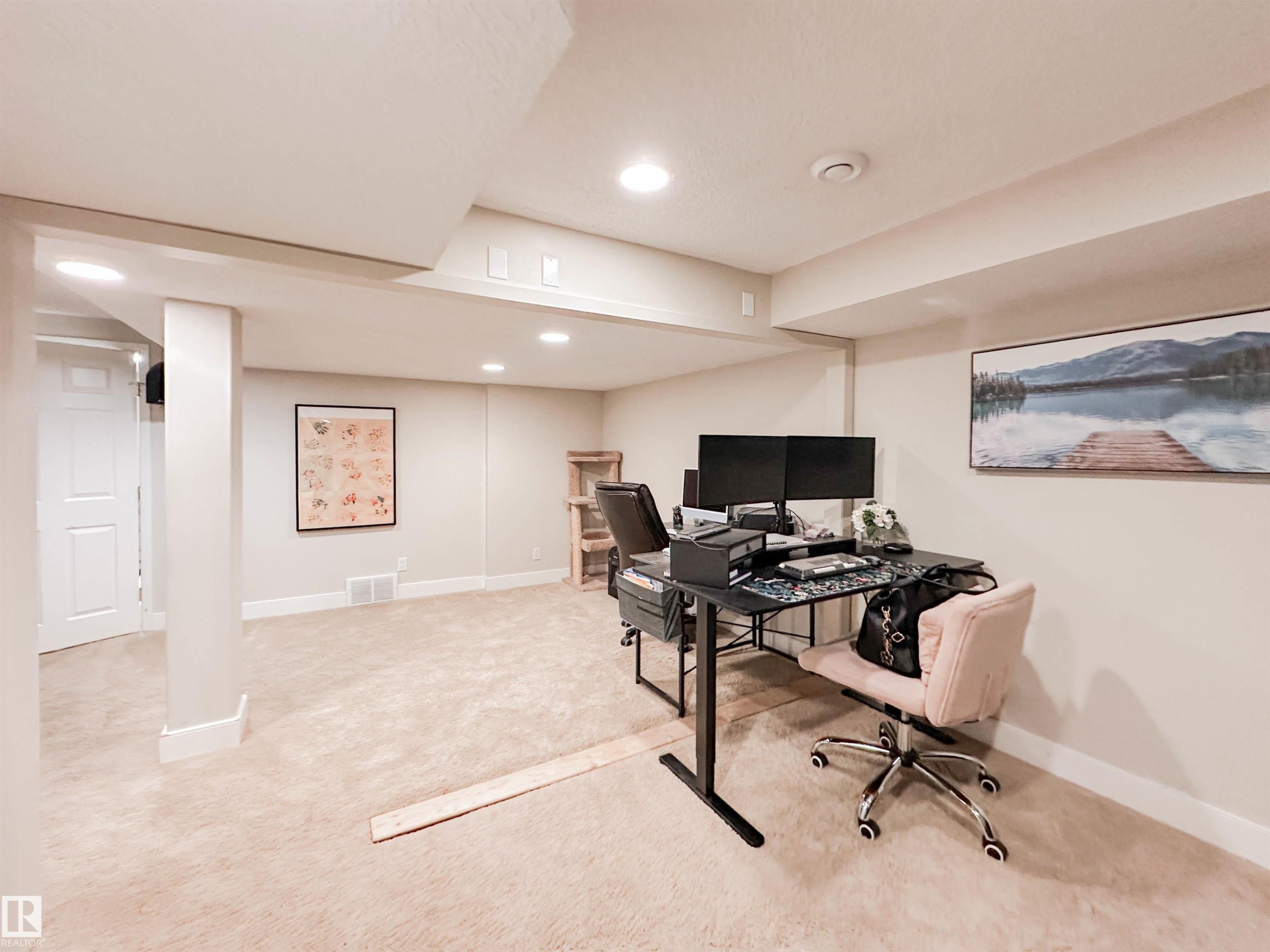 8 Whiteoaks Estates, St. Albert, AB - Indoor