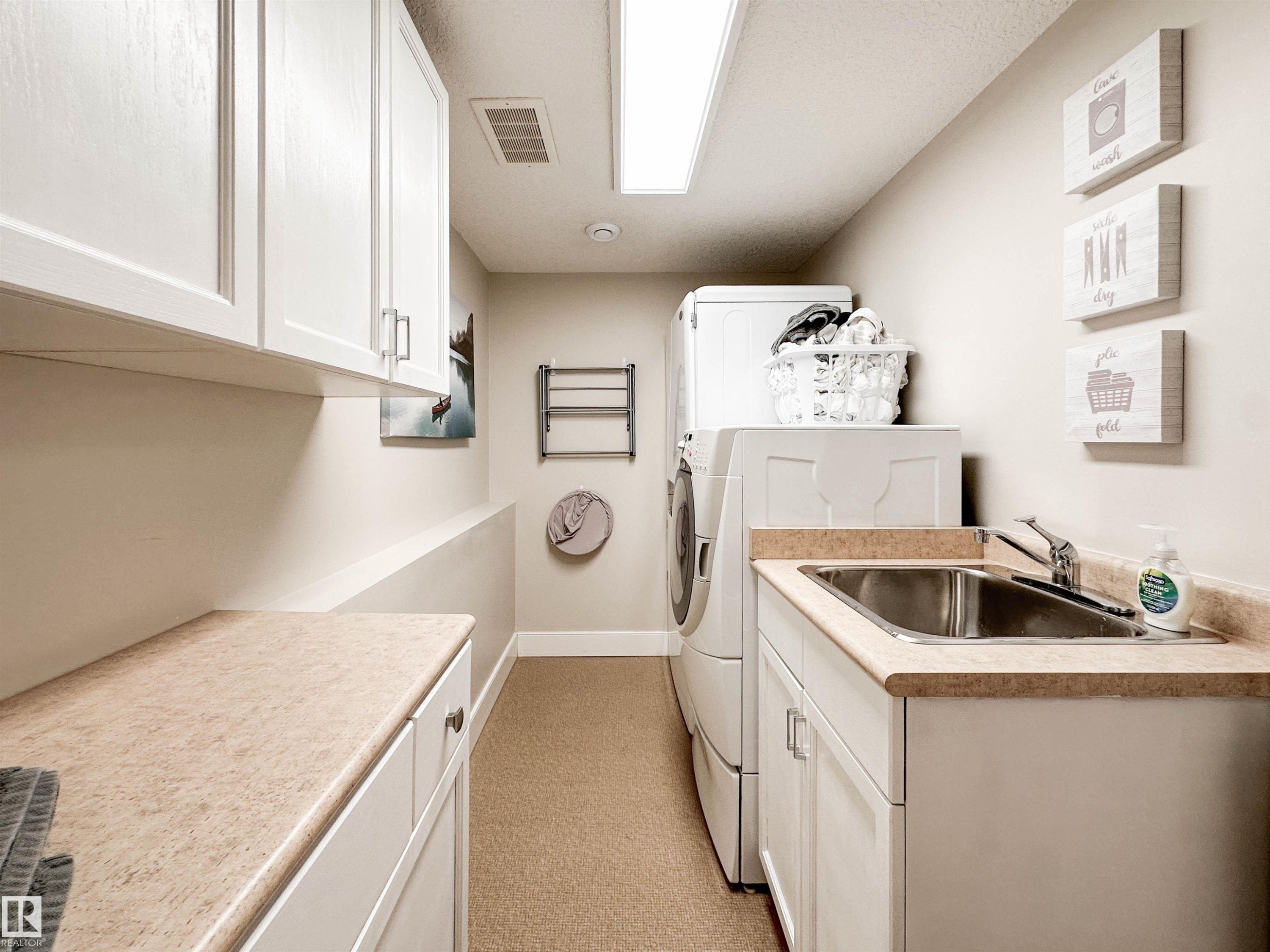 8 Whiteoaks Estates, St. Albert, AB - Indoor Photo Showing Laundry Room