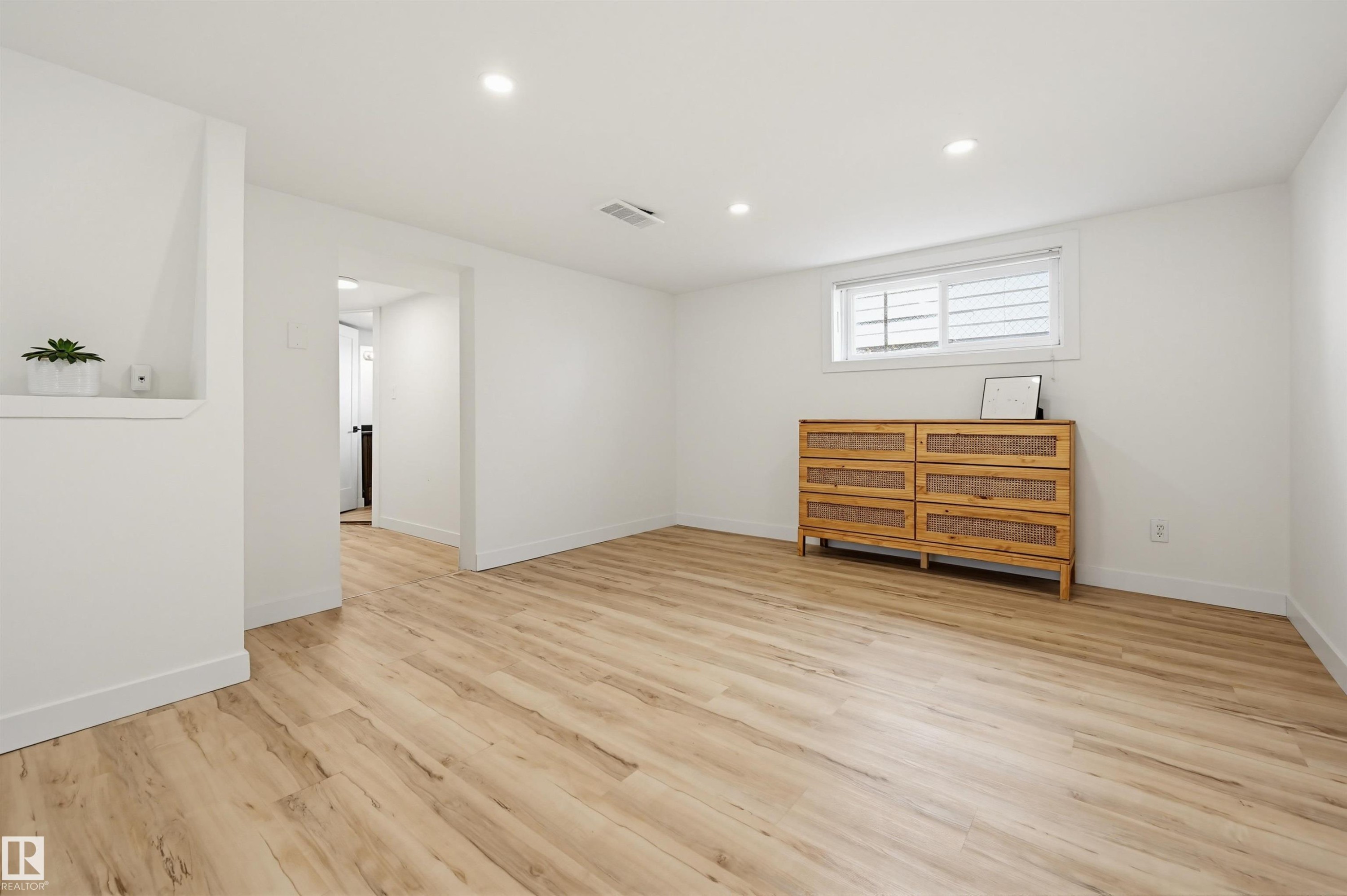 11210 105 Street, Edmonton, AB - Indoor