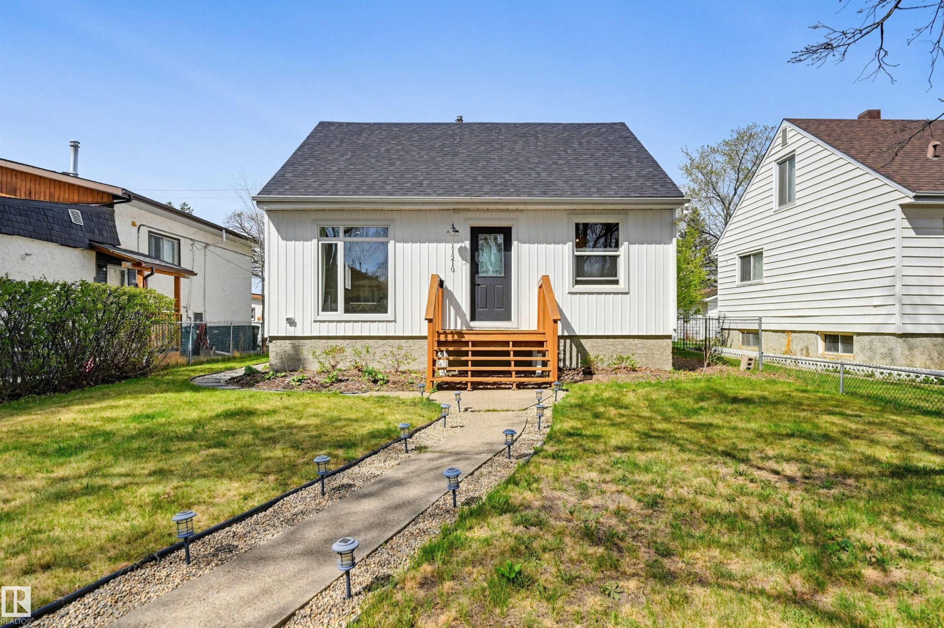 11210 105 Street, Edmonton, AB - Outdoor