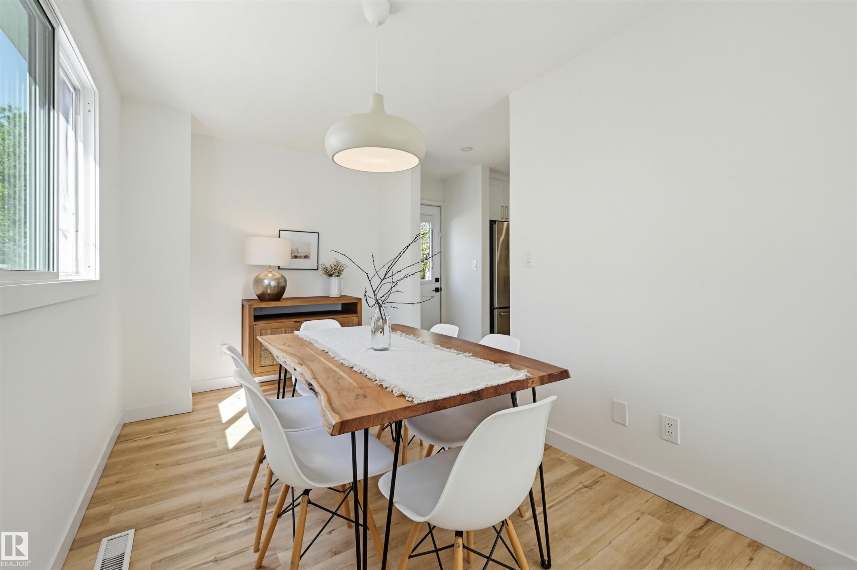 11210 105 Street, Edmonton, AB - Indoor Photo Showing Dining Room
