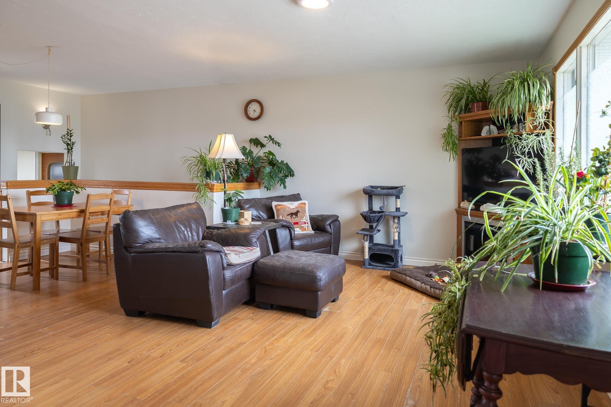 5132 49 Avenue, Onoway, AB - Indoor Photo Showing Other Room