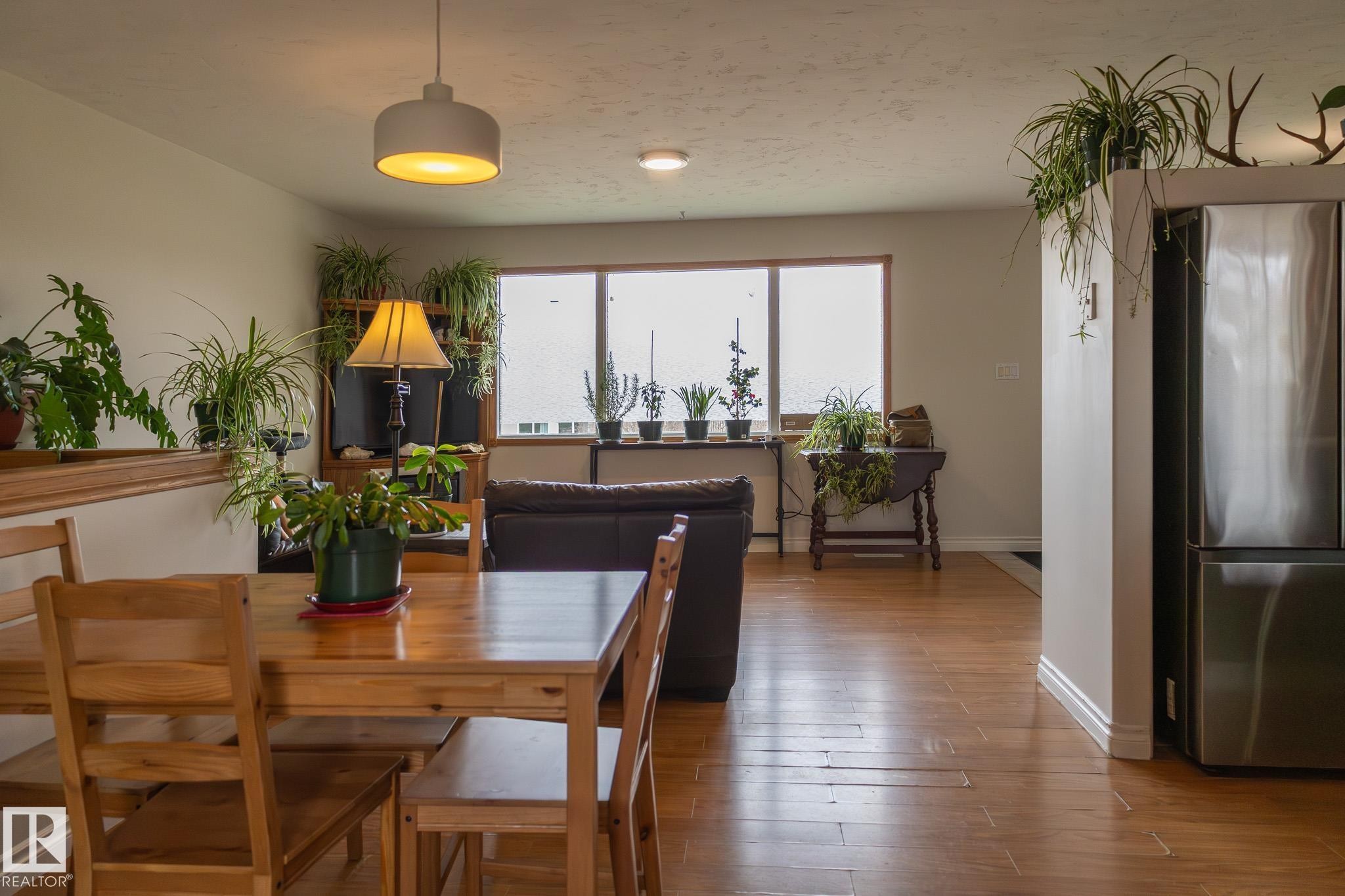5132 49 Avenue, Onoway, AB - Indoor Photo Showing Dining Room