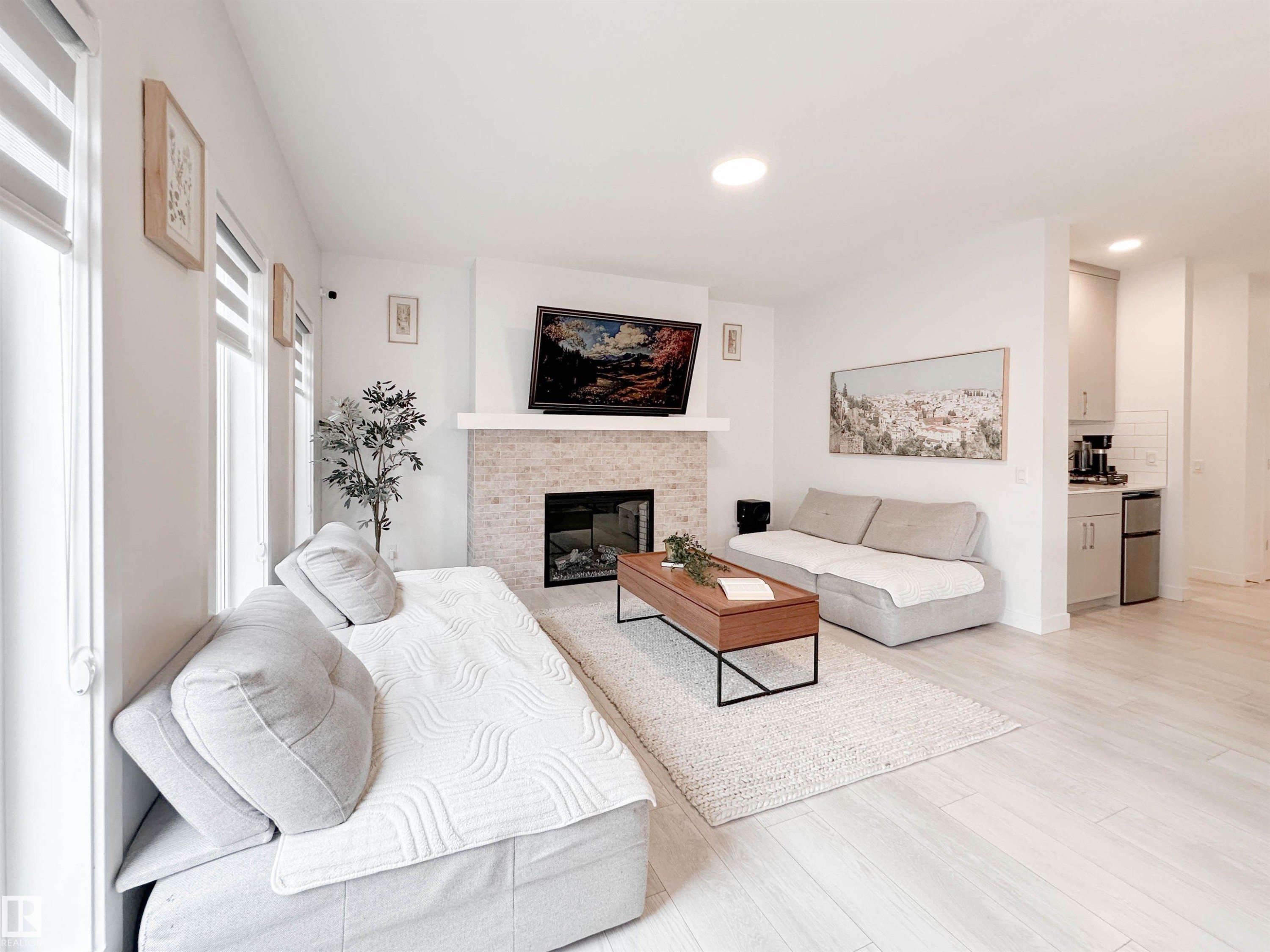 16 Jennifer Crescent, St. Albert, AB - Indoor Photo Showing Living Room With Fireplace