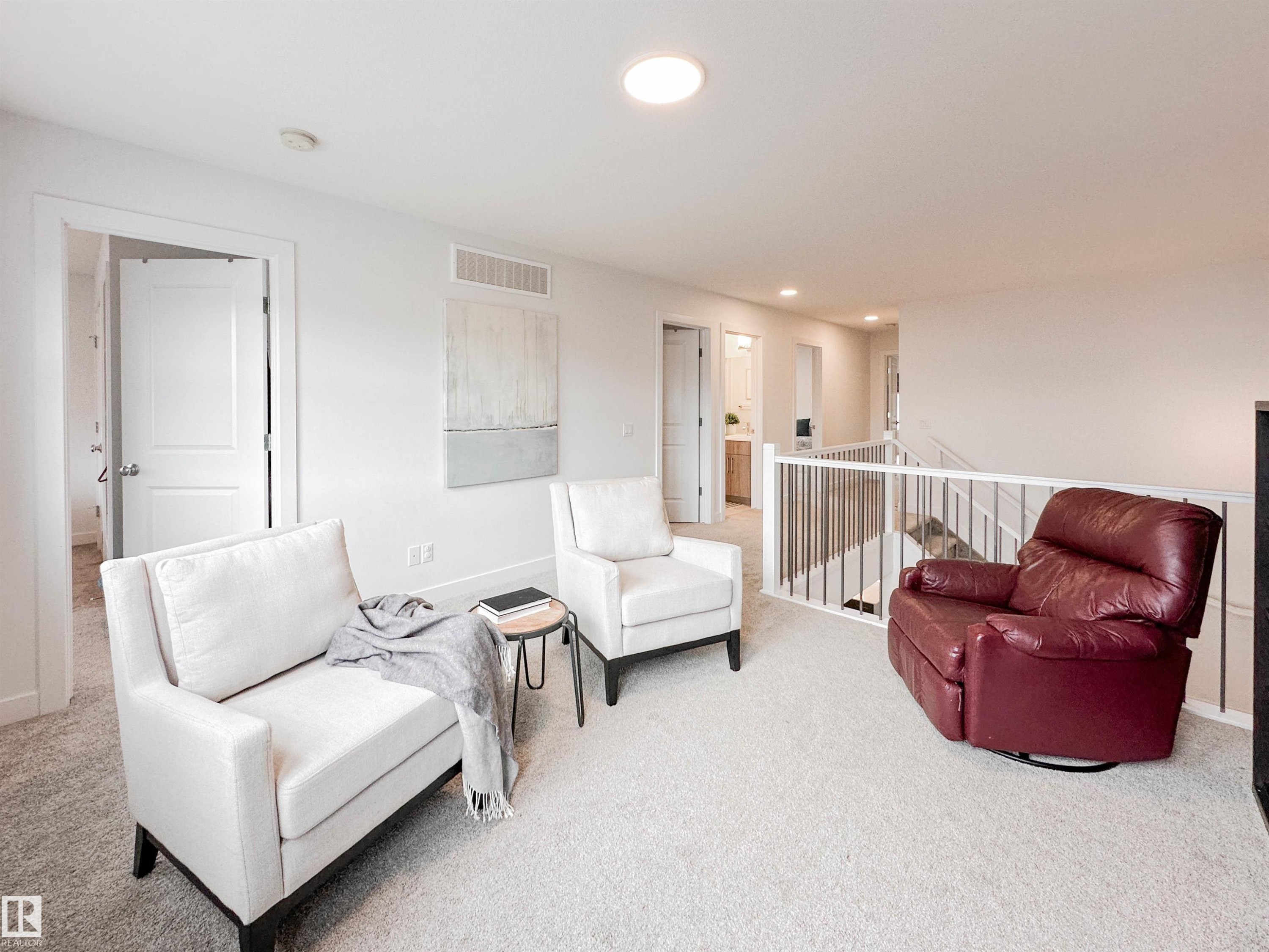 16 Jennifer Crescent, St. Albert, AB - Indoor Photo Showing Living Room