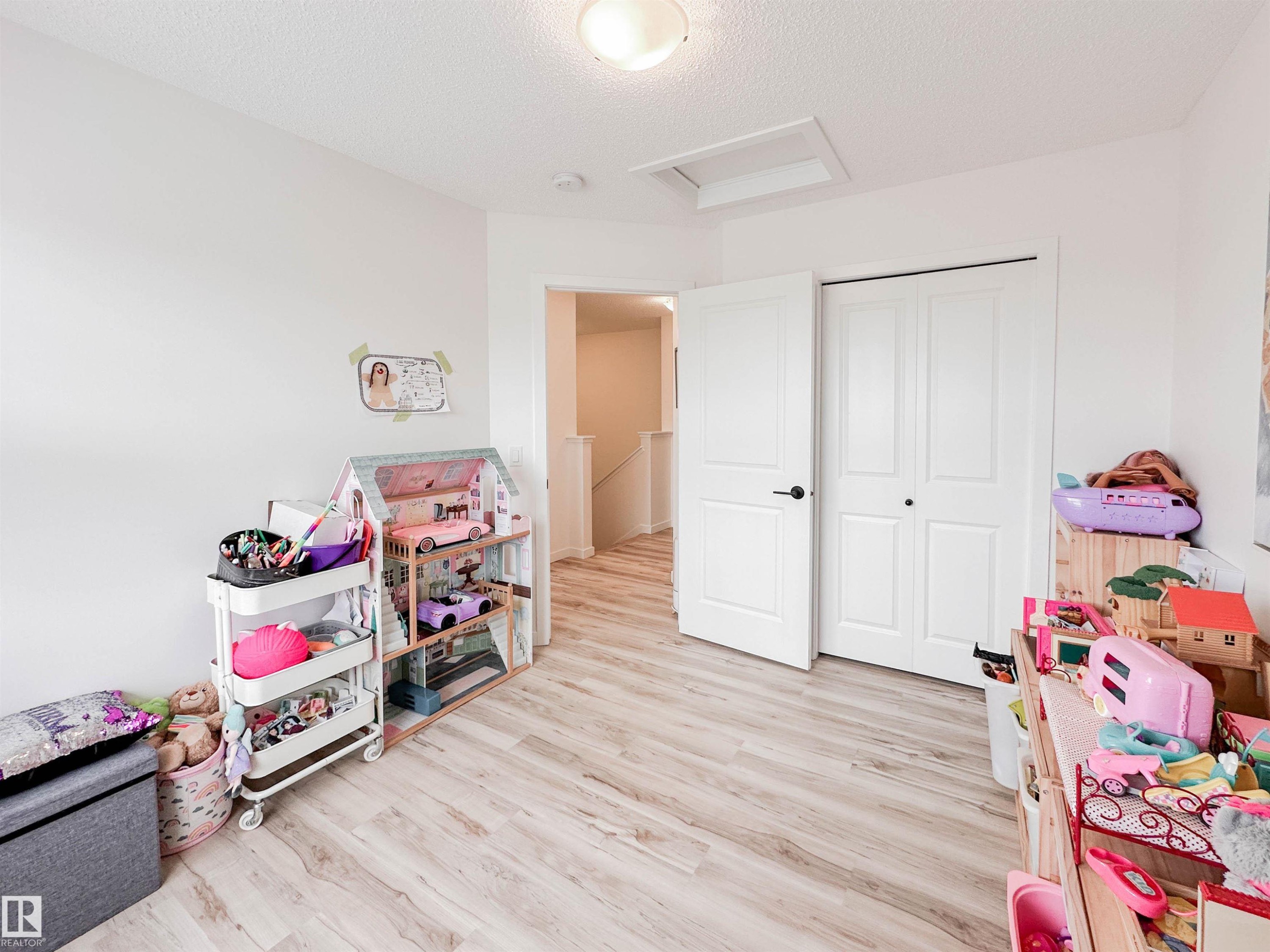 21019 130 Avenue, Edmonton, AB - Indoor
