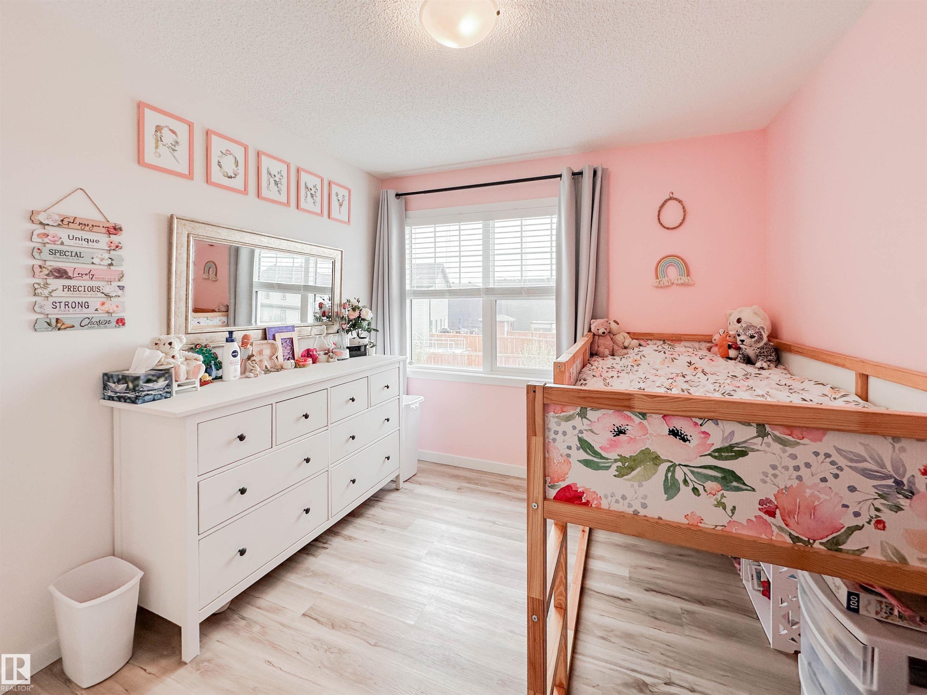 21019 130 Avenue, Edmonton, AB - Indoor Photo Showing Bedroom