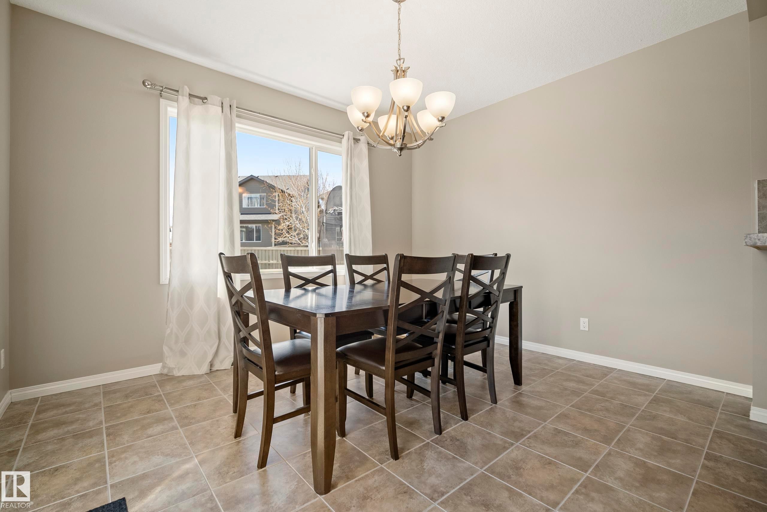3510 Abbott Close, Edmonton, AB - Indoor Photo Showing Dining Room