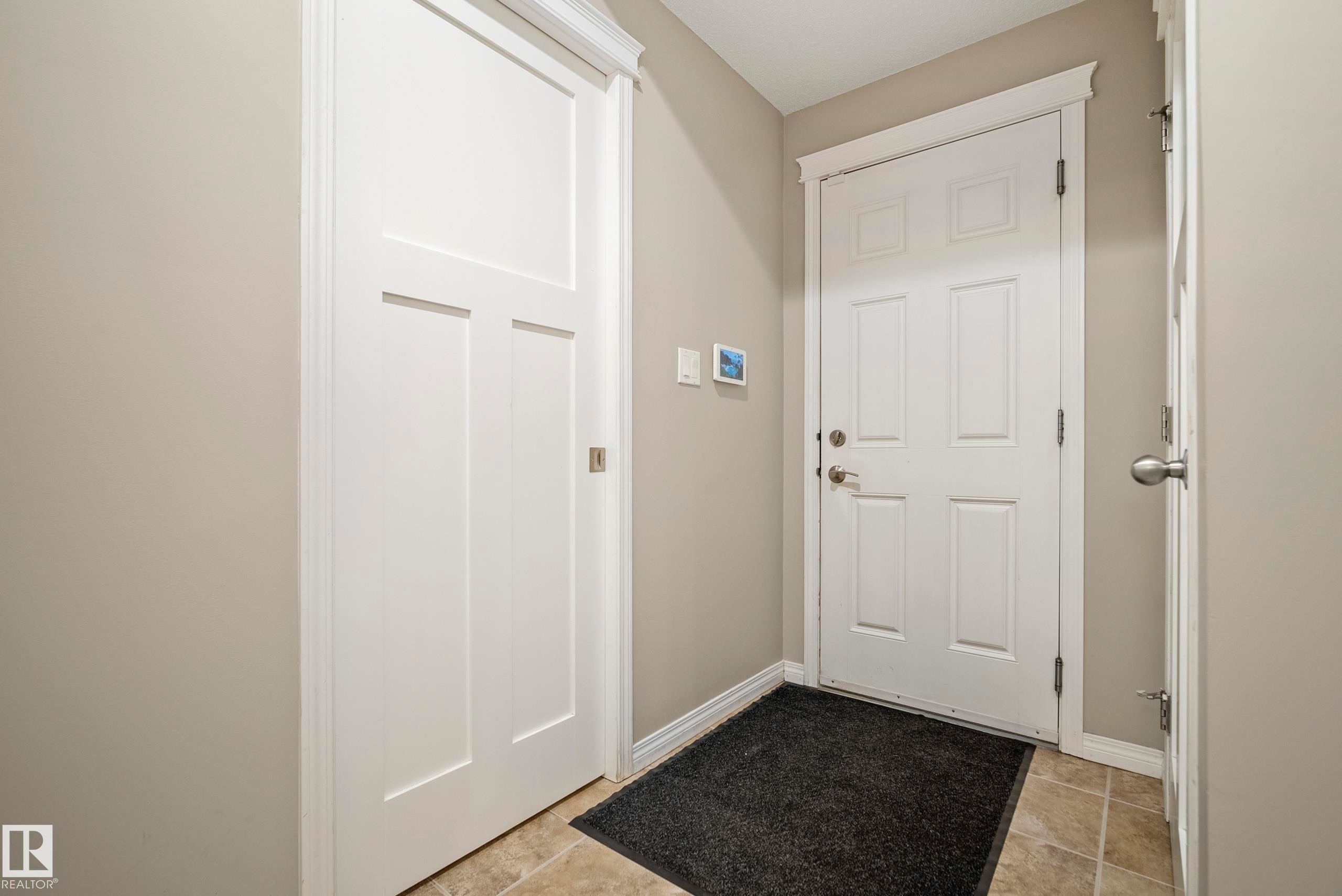 3510 Abbott Close, Edmonton, AB - Indoor Photo Showing Other Room